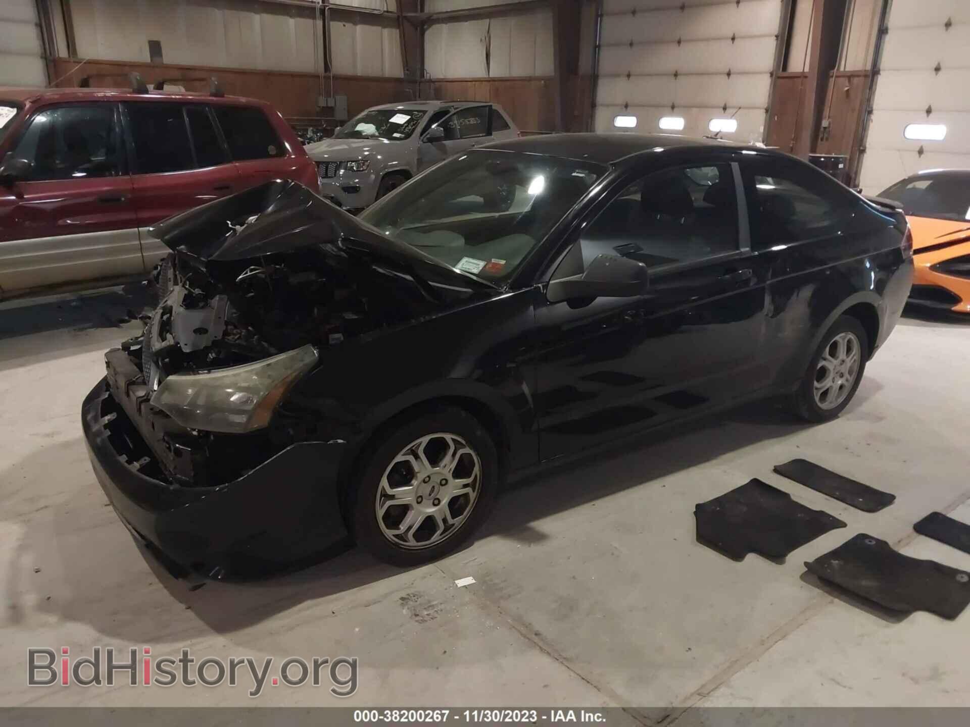 2010 FORD FOCUS - VIN: 1FAHP3CN7AW206251 - Фото 2