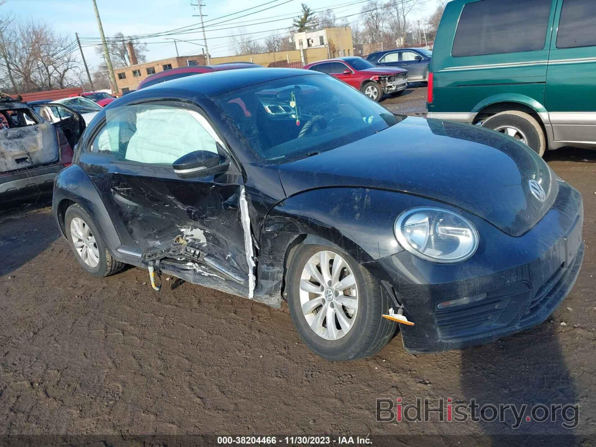 Photo 3VWFD7AT2KM709056 - VOLKSWAGEN BEETLE 2019