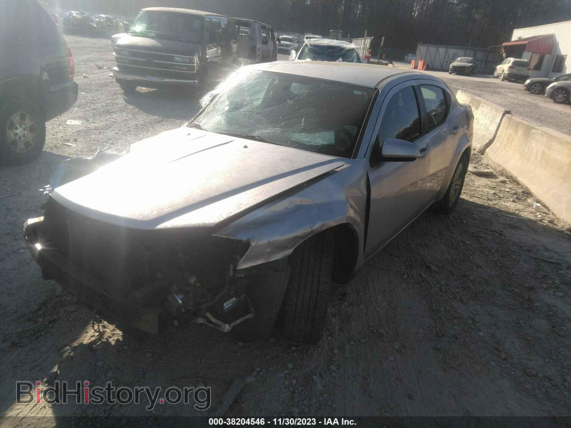 2011 DODGE AVENGER - VIN: 1B3BD1FB6BN573827 - Фото 2