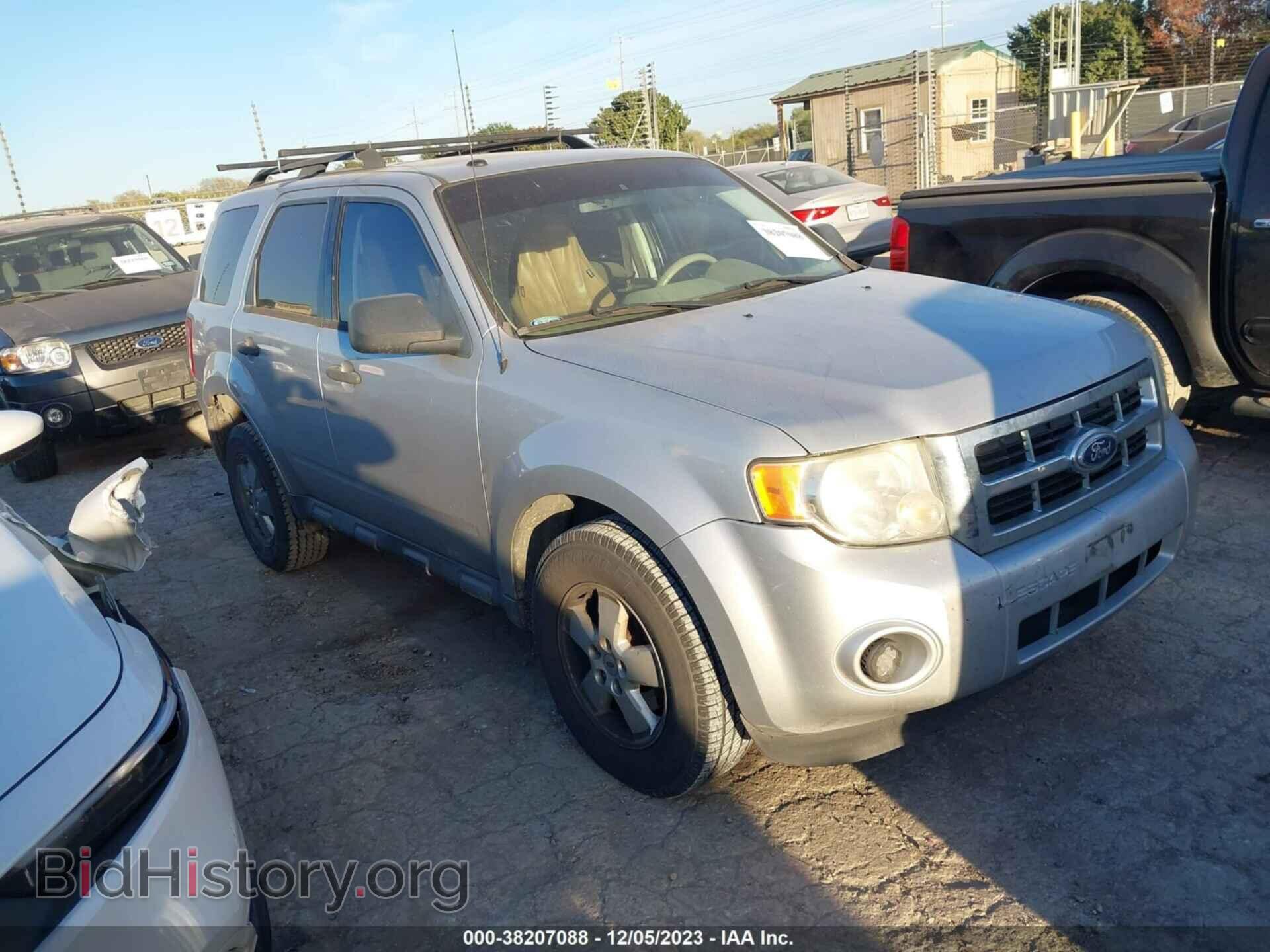 Фотография 1FMCU0DG1AKB75593 - FORD ESCAPE 2010