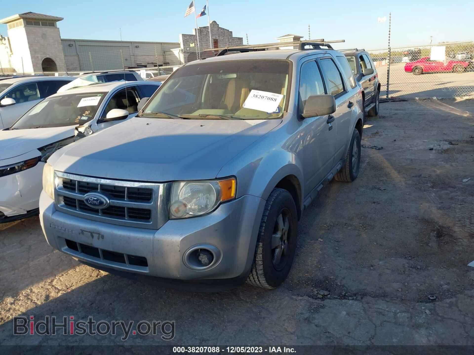 2010 FORD ESCAPE - VIN: 1FMCU0DG1AKB75593 - Фото 2