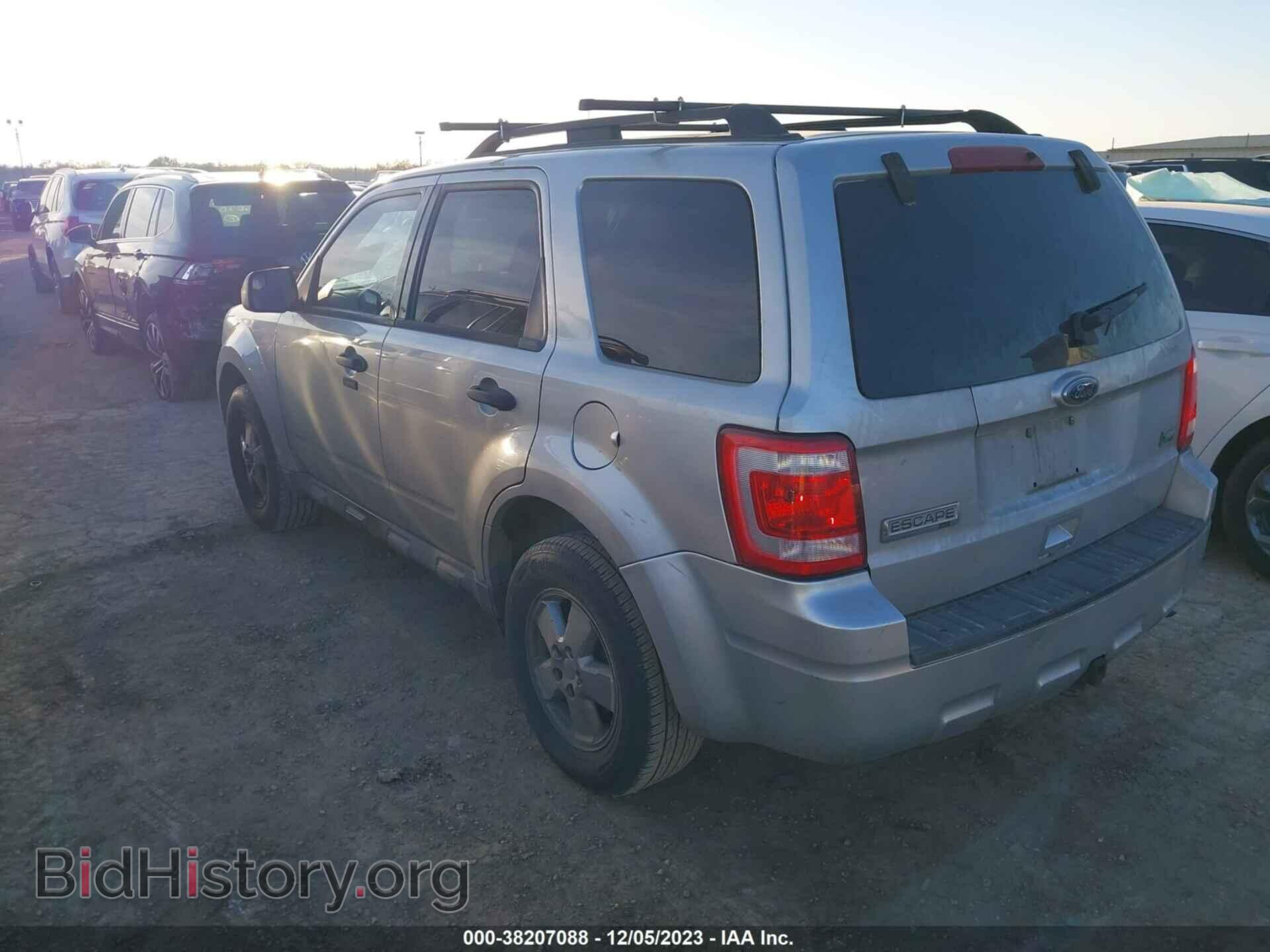 2010 FORD ESCAPE - VIN: 1FMCU0DG1AKB75593 - Фото 3