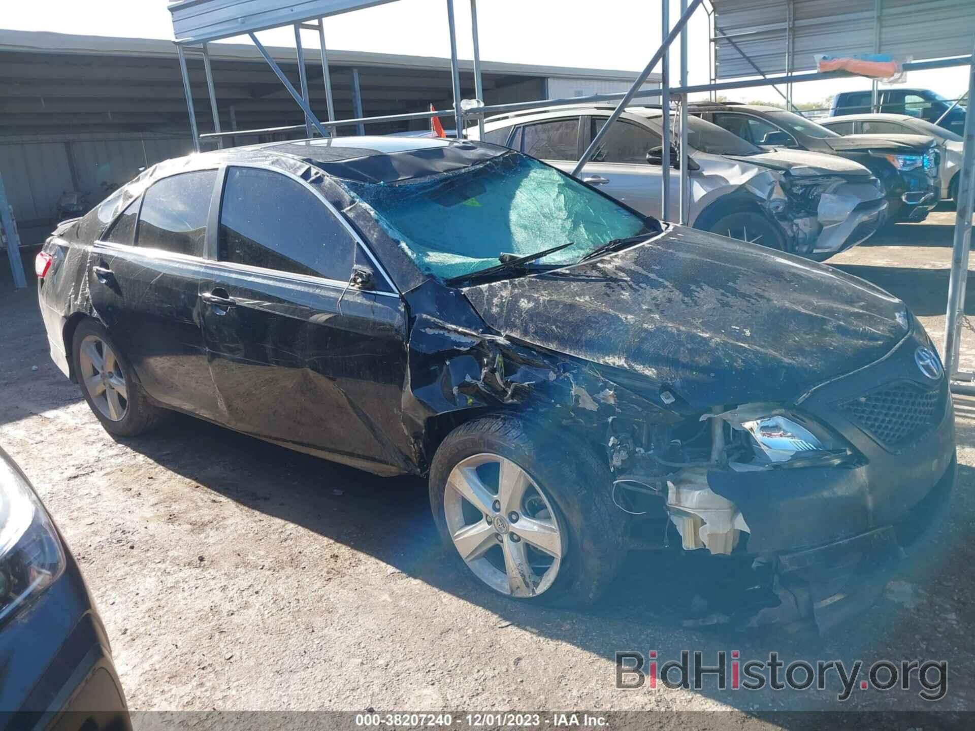 Photo 4T1BF3EK3BU215320 - TOYOTA CAMRY 2011