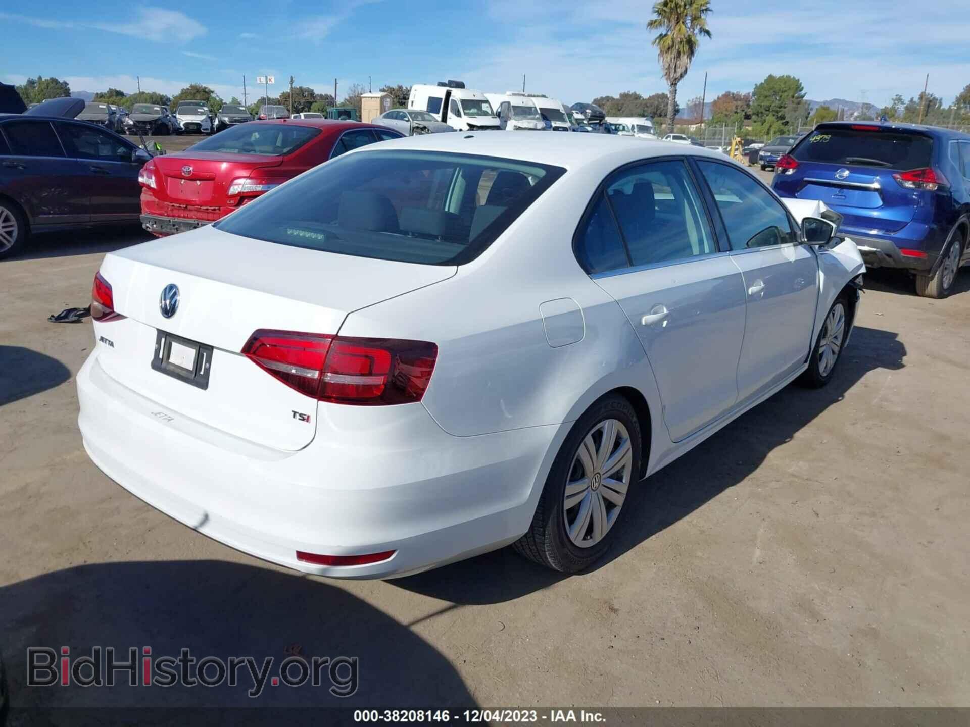 2017 VOLKSWAGEN JETTA - VIN: 3VW2B7AJ2HM351243 - Фото 4