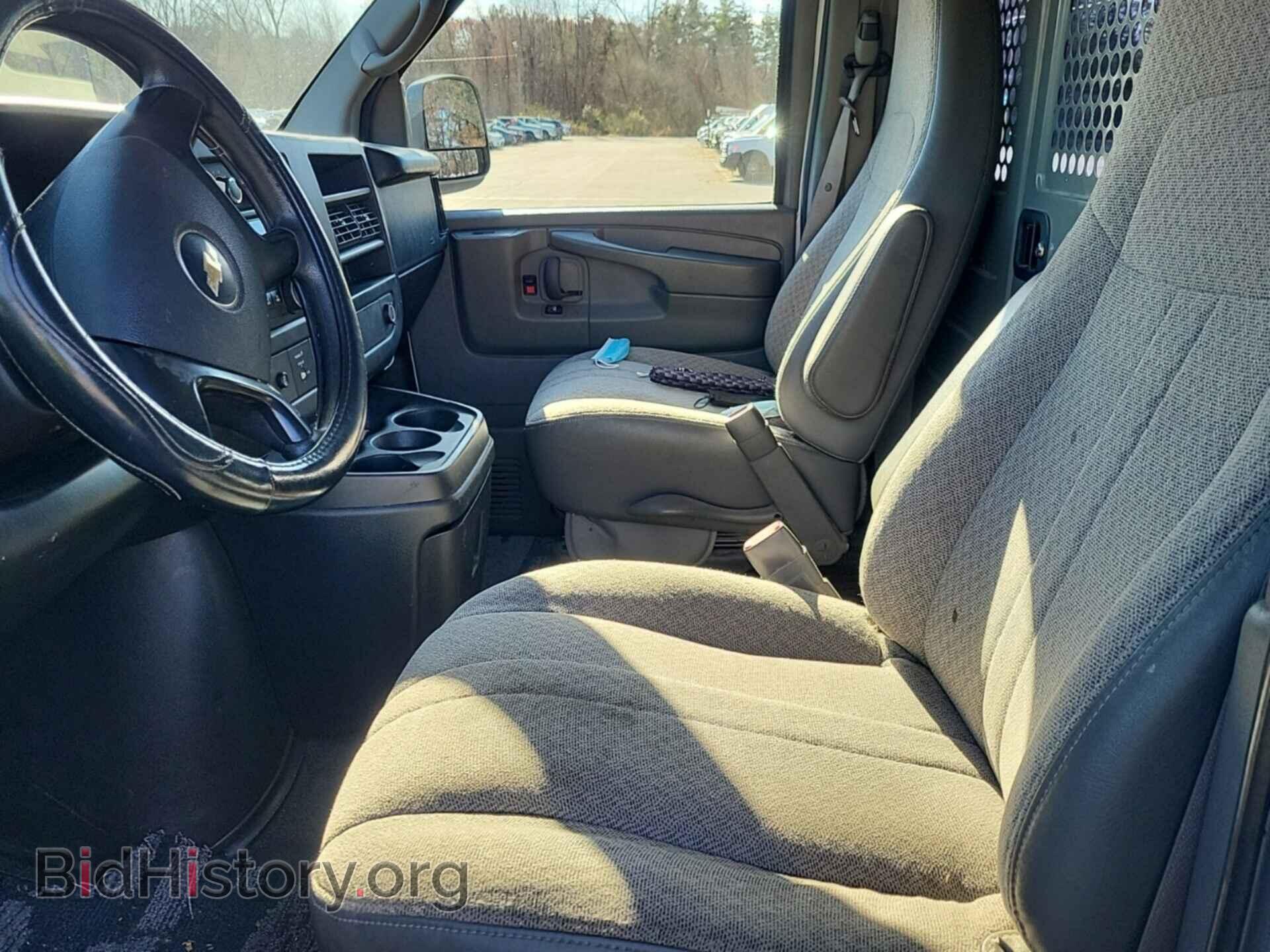 2014 CHEVROLET EXPRESS 2500 - VIN: 1GCWGFCA4E1129440 - Фото 2