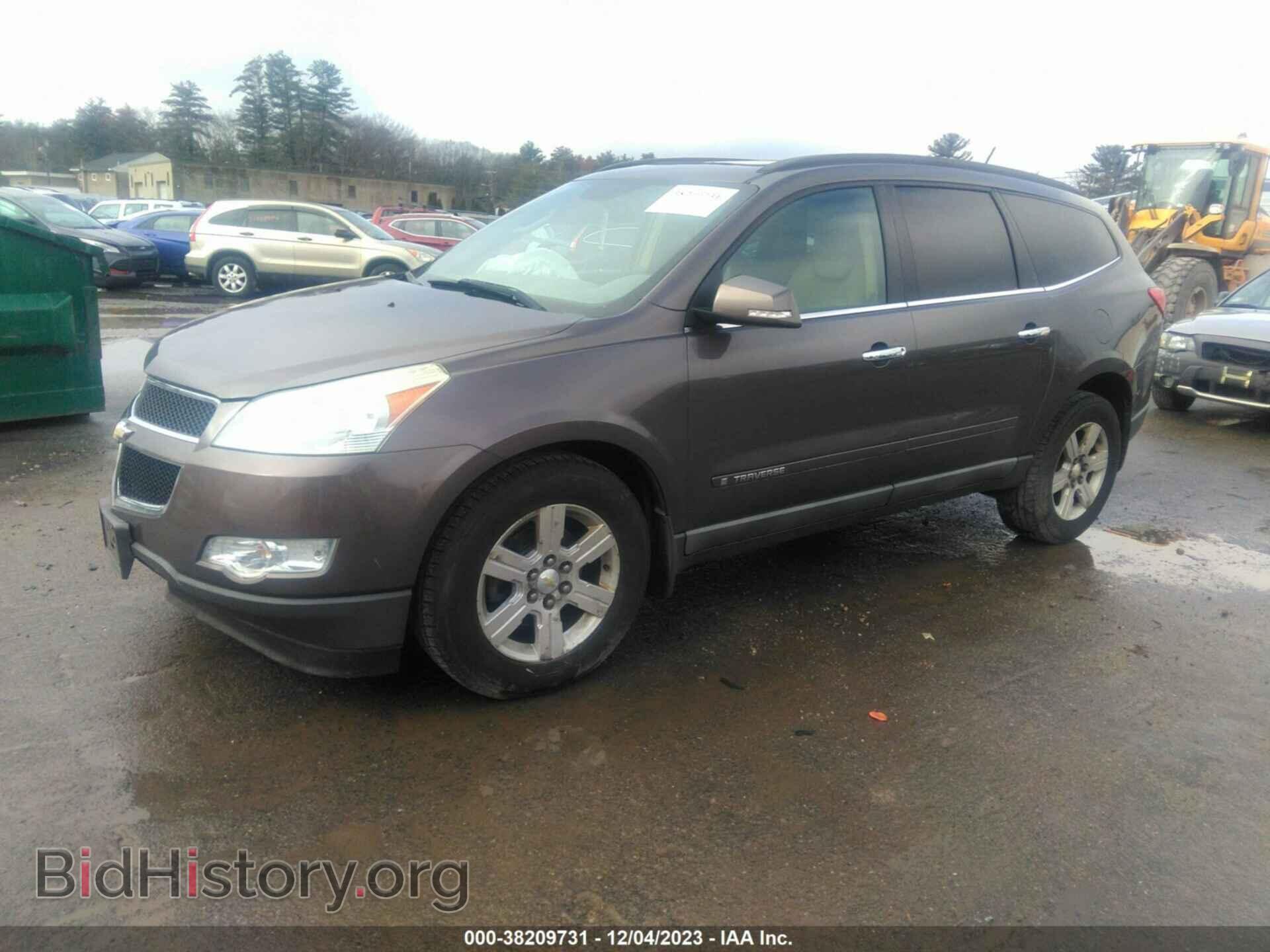 2009 CHEVROLET TRAVERSE - VIN: 1GNEV23D09S159806 - Фото 2