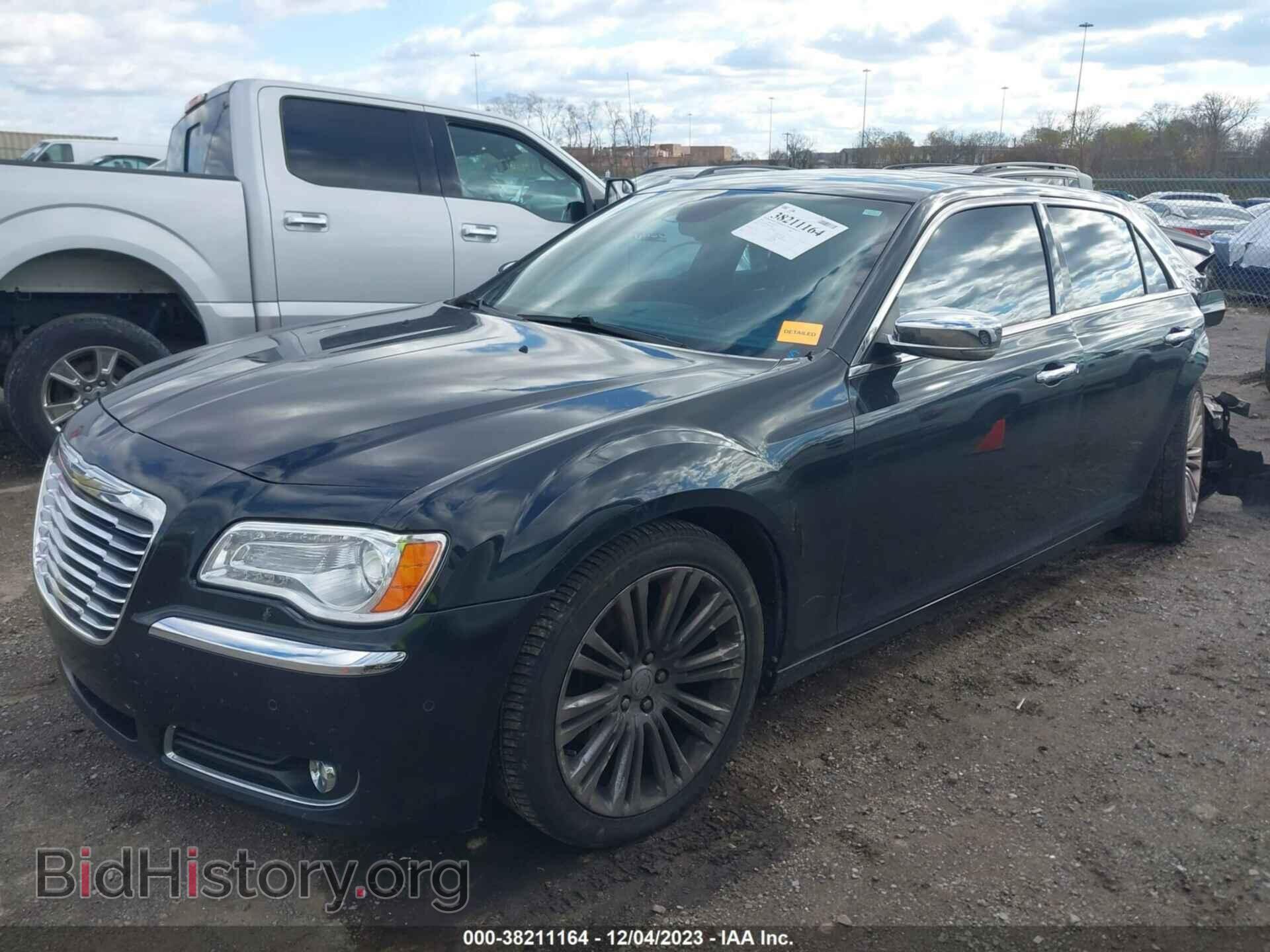 2013 CHRYSLER 300C - VIN: 2C3CCAET2DH731807 - Фото 2