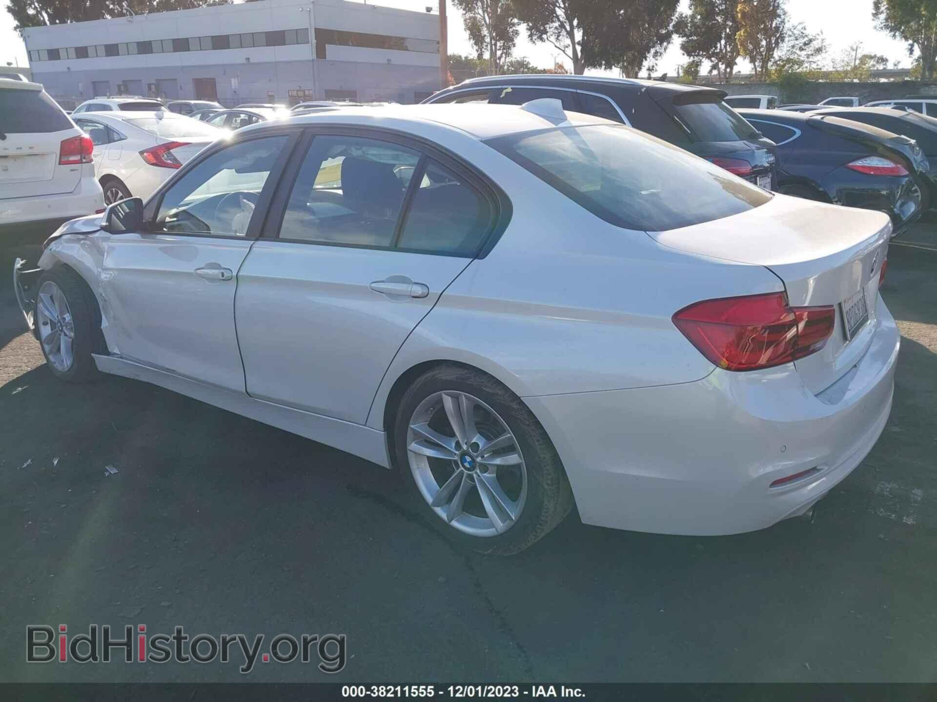 2016 BMW 320I - VIN: WBA8E1G56GNU11229 - Фото 3