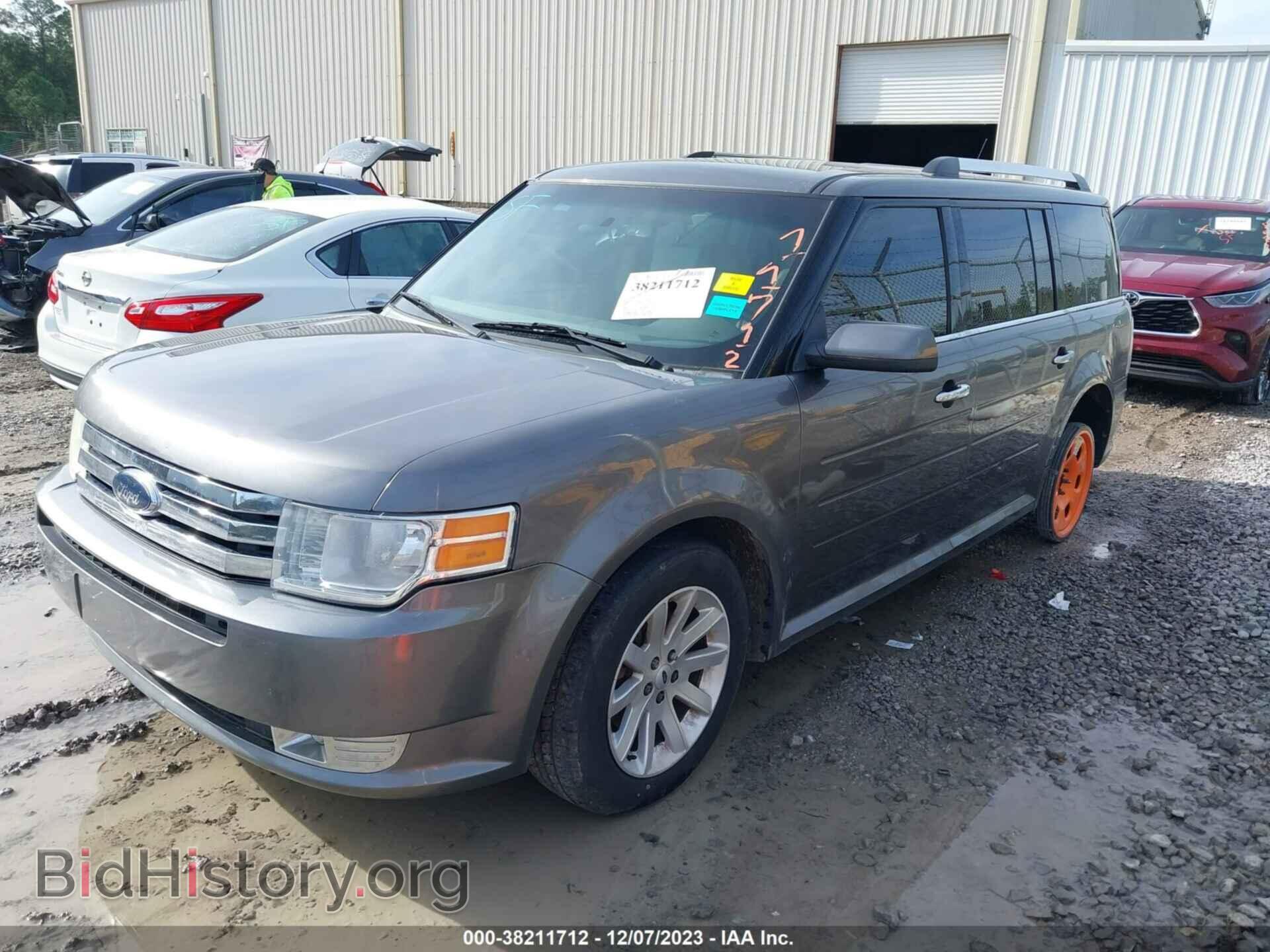 2010 FORD FLEX - VIN: 2FMGK5CCXABB14529 - Фото 2