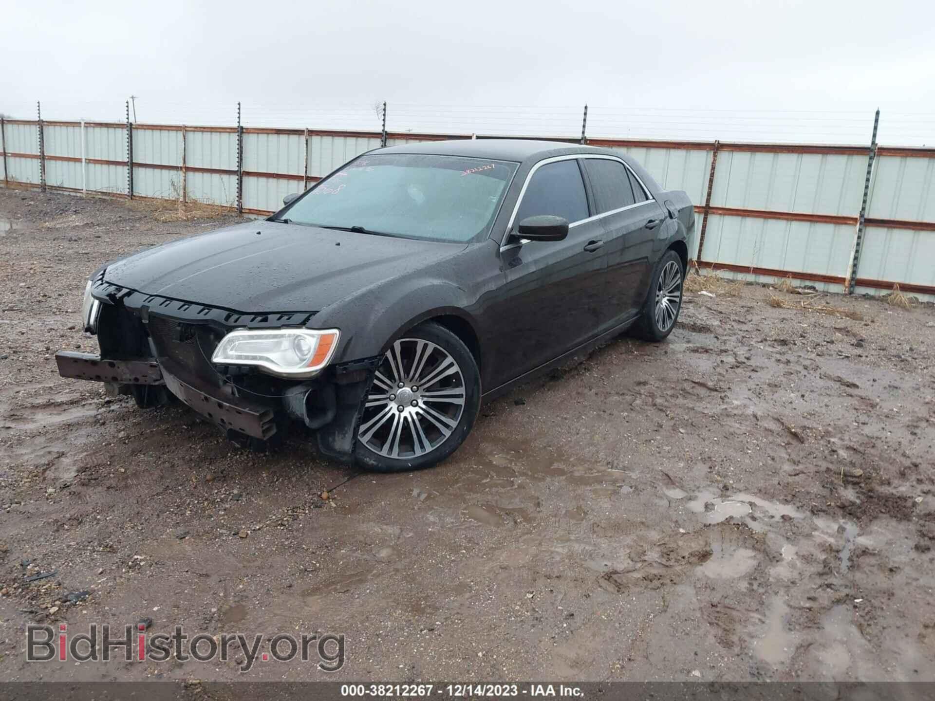 2012 CHRYSLER 300 - VIN: 2C3CCAAG8CH277568 - Photo 2