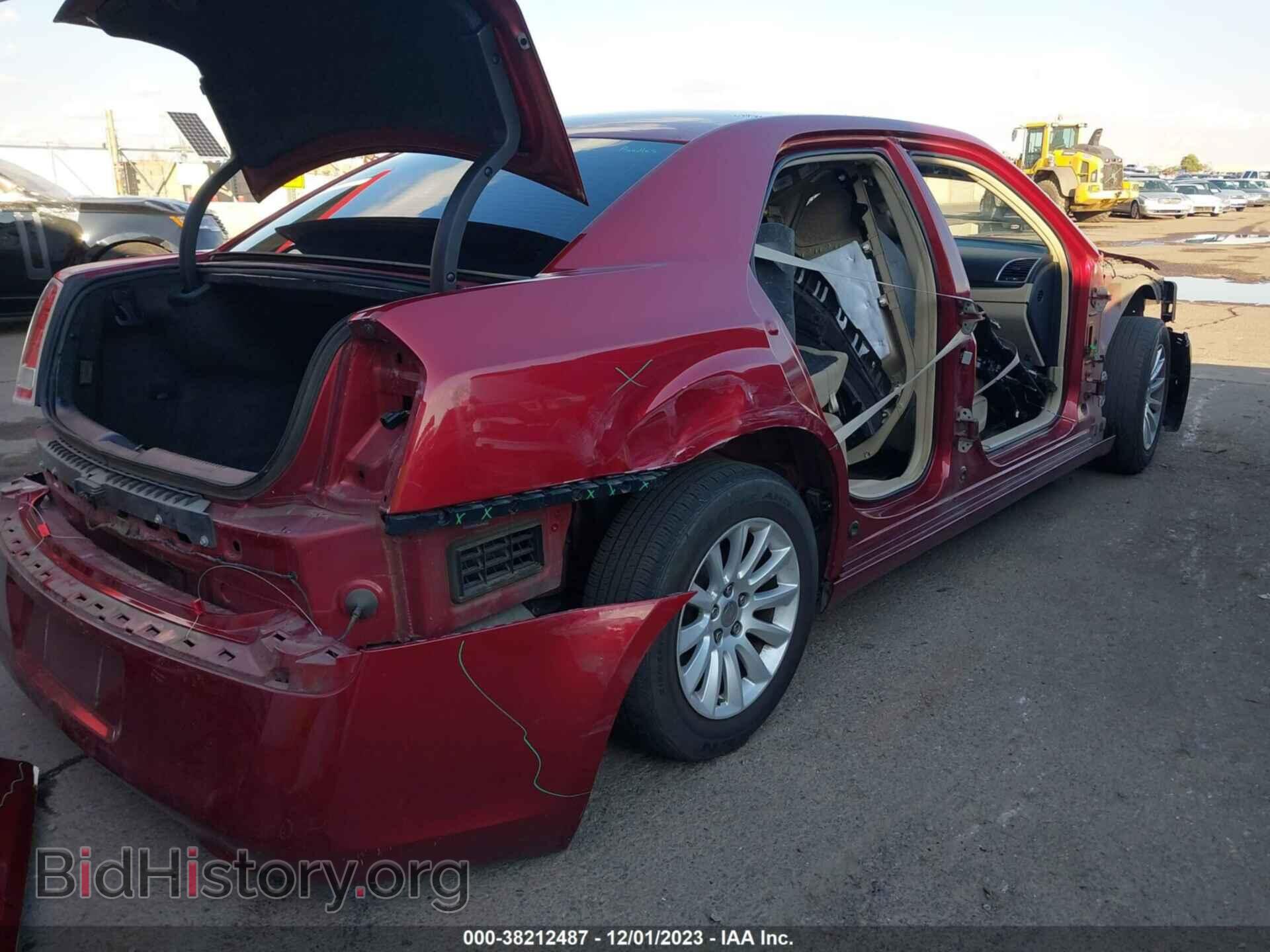 2012 CHRYSLER 300 - VIN: 2C3CCAAG5CH233589 - Фото 4