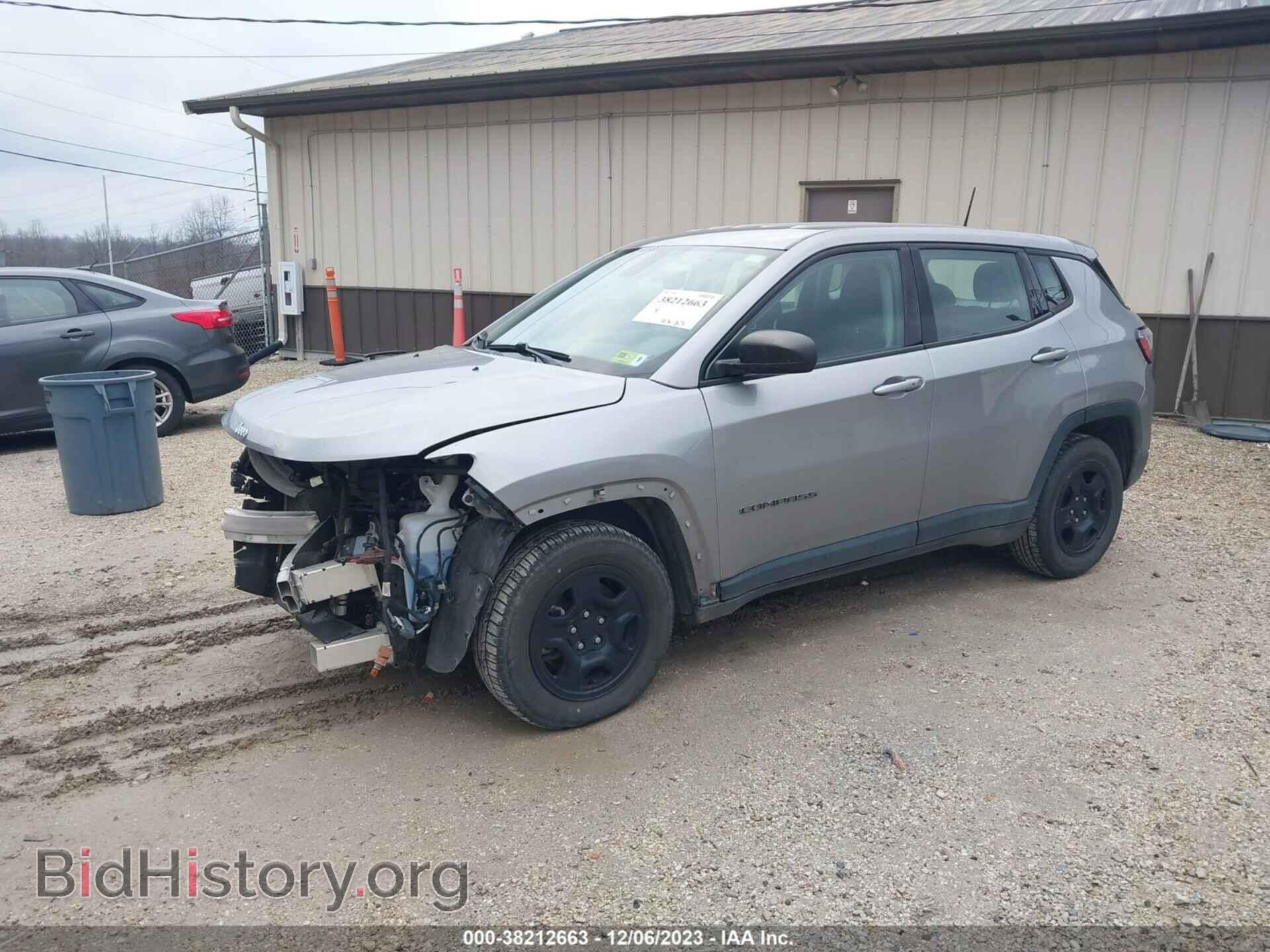 2019 JEEP COMPASS - VIN: 3C4NJCAB5KT832489 - Фото 2
