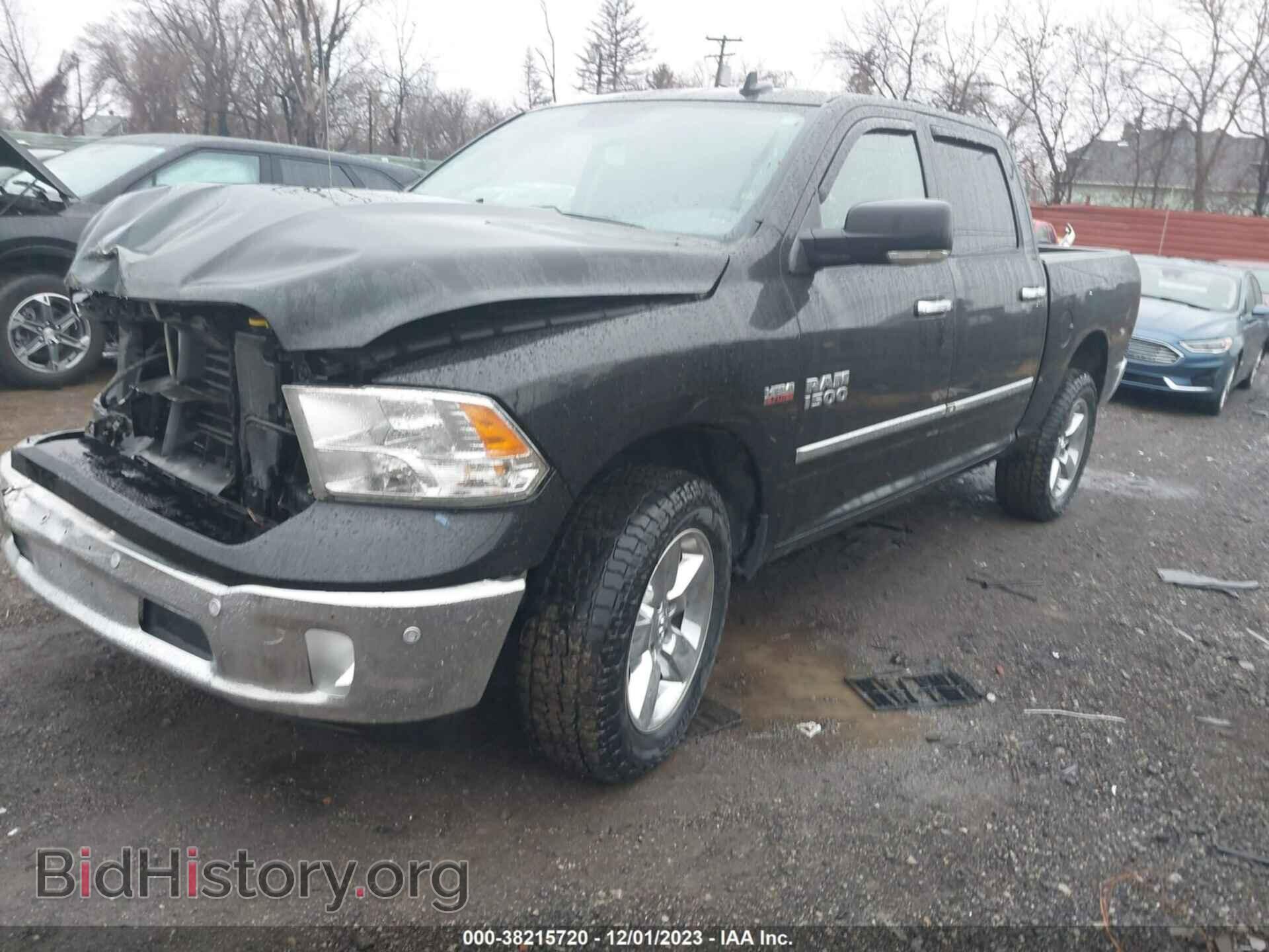 2017 RAM 1500 - VIN: 3C6RR7LT4HG709363 - Фото 2