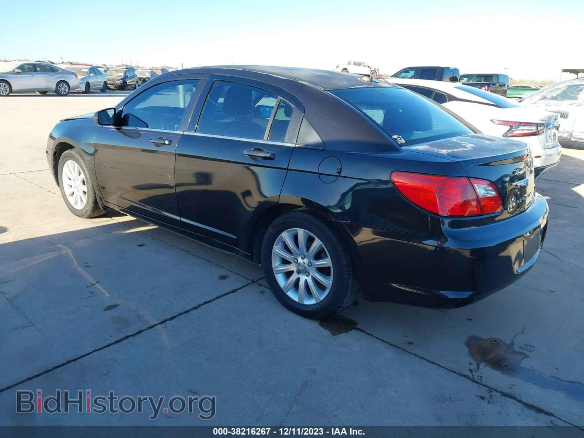 2010 CHRYSLER SEBRING - VIN: 1C3CC5FB5AN144727 - Фото 3