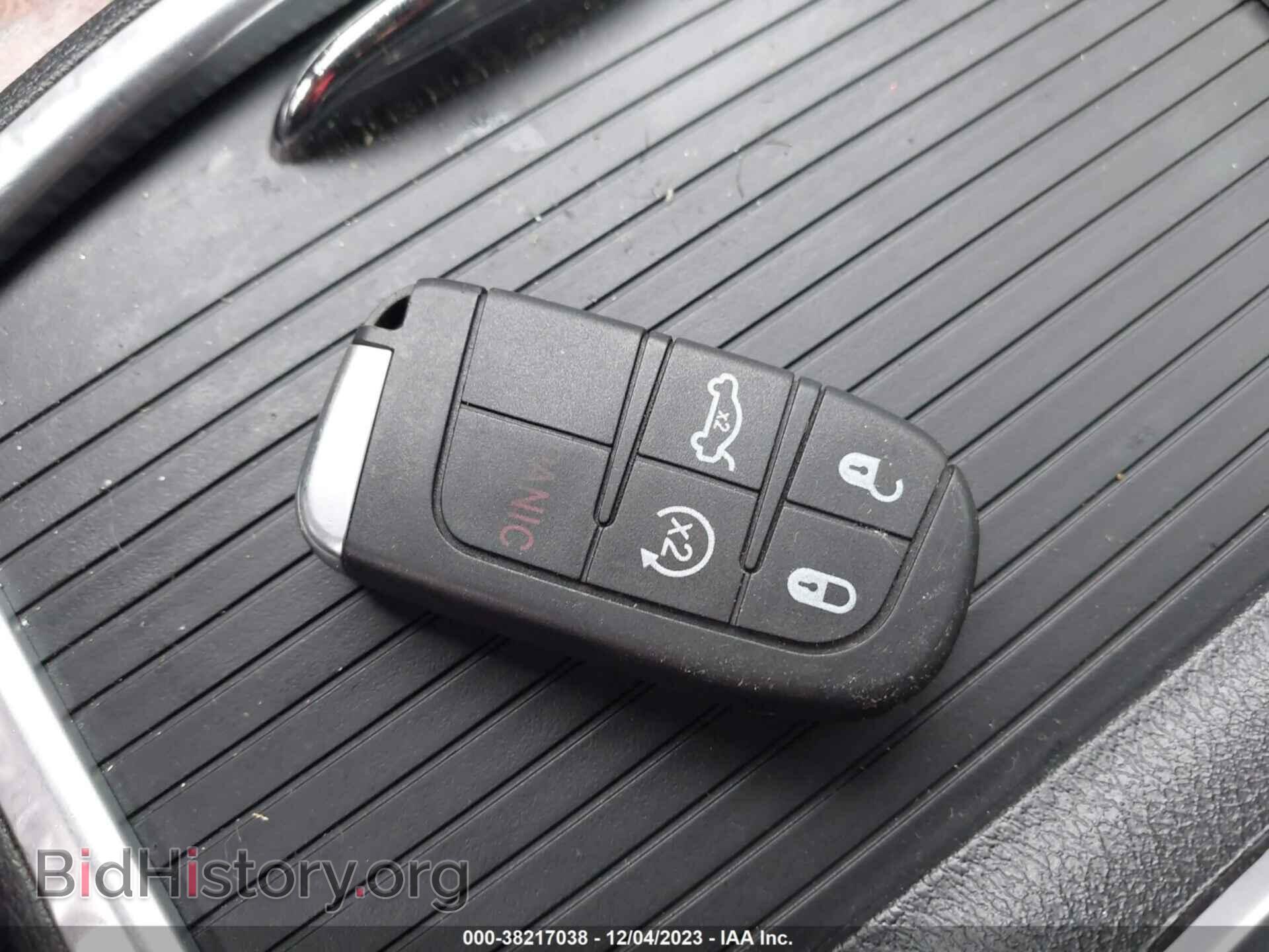 2014 CHRYSLER 300 - VIN: 2C3CCAAG3EH212839 - Фото 11