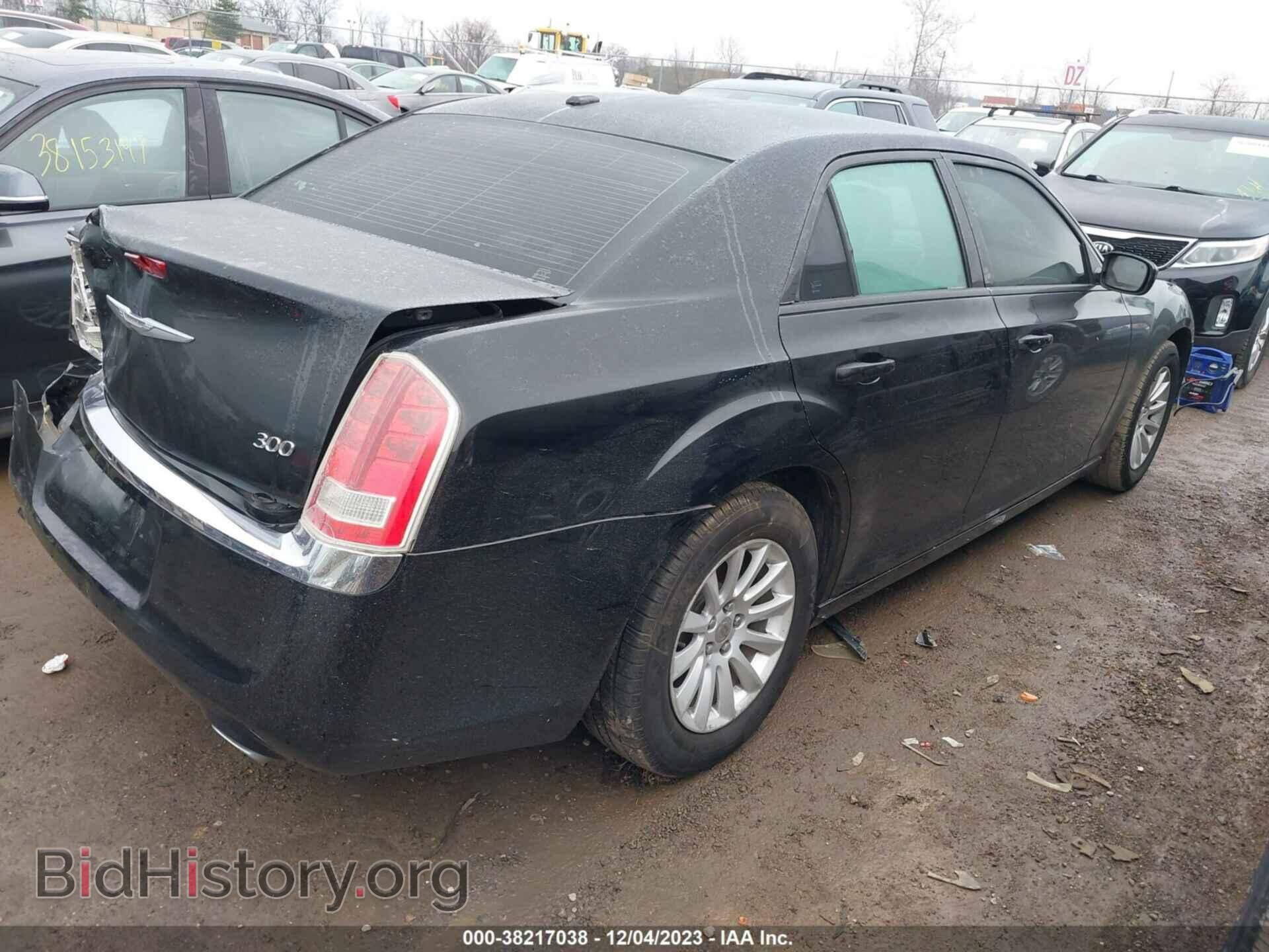 2014 CHRYSLER 300 - VIN: 2C3CCAAG3EH212839 - Фото 4