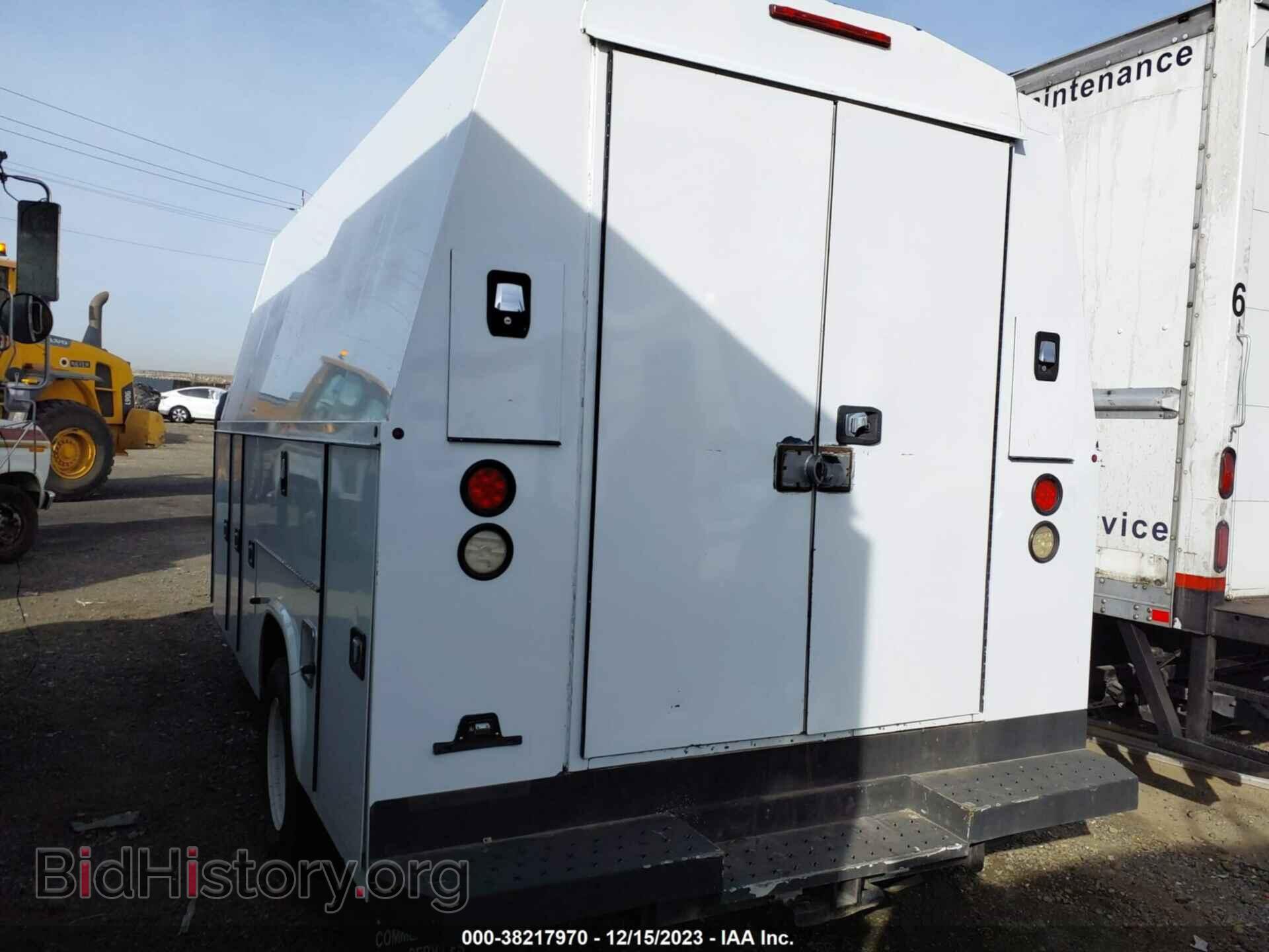 2015 FORD E-450 CUTAWAY - VIN: 1FDXE4FSXFDA35531 - Фото 3
