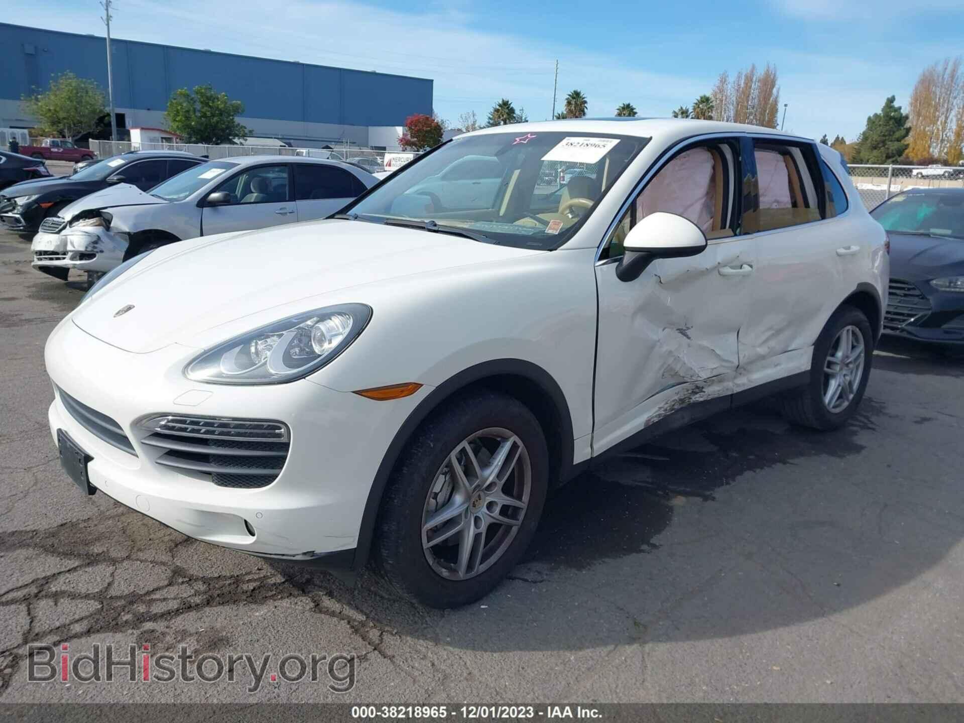 2011 PORSCHE CAYENNE - VIN: WP1AB2A29BLA41995 - Фото 2