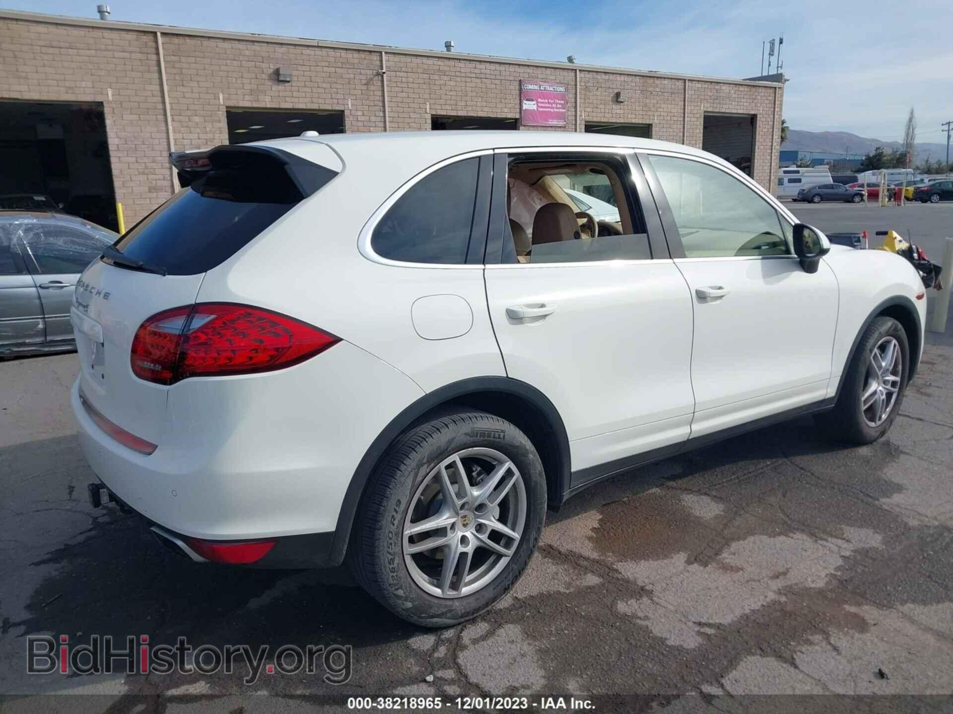 2011 PORSCHE CAYENNE - VIN: WP1AB2A29BLA41995 - Фото 4