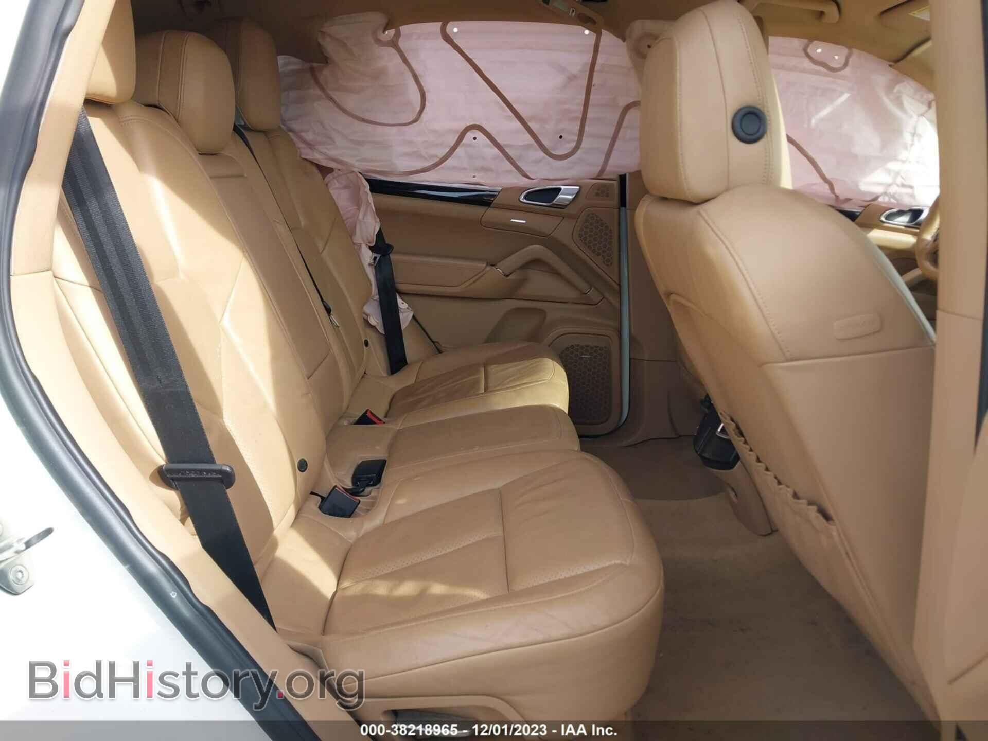 2011 PORSCHE CAYENNE - VIN: WP1AB2A29BLA41995 - Фото 8