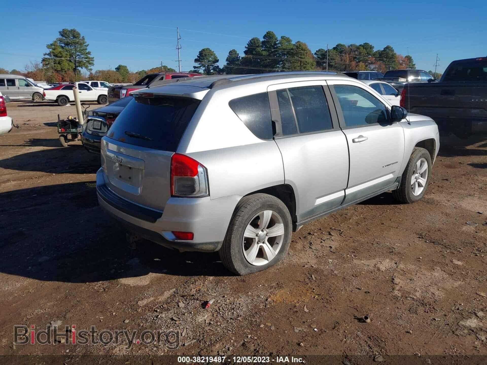 2011 JEEP COMPASS - VIN: 1J4NF1FB0BD235216 - Photo 4