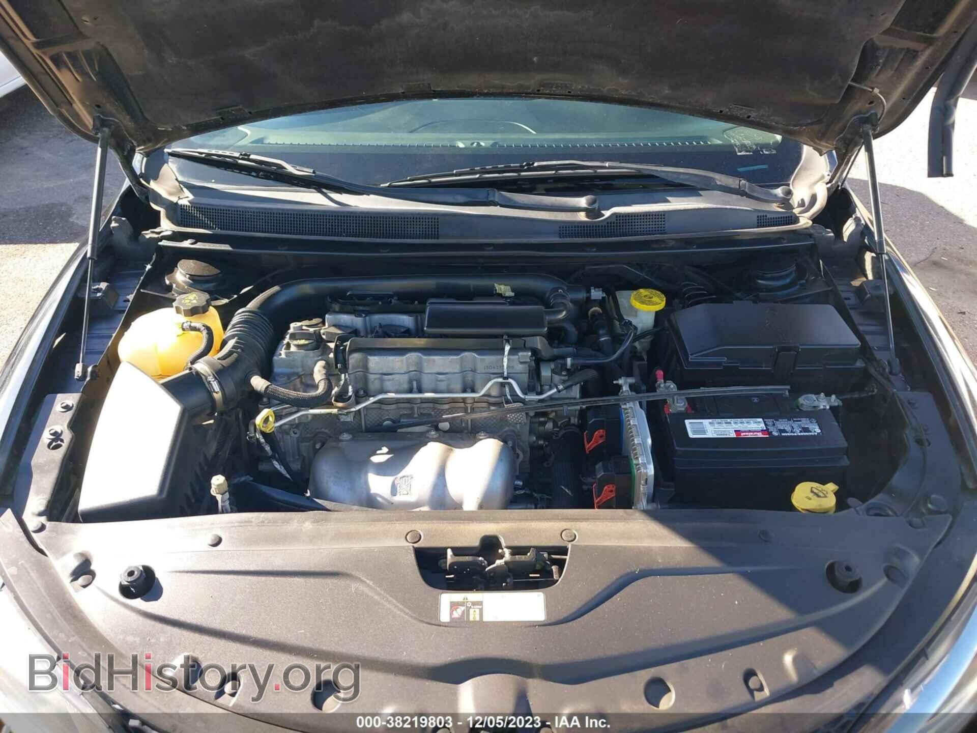 2016 CHRYSLER 200 - VIN: 1C3CCCFB7GN146024 - Photo 10