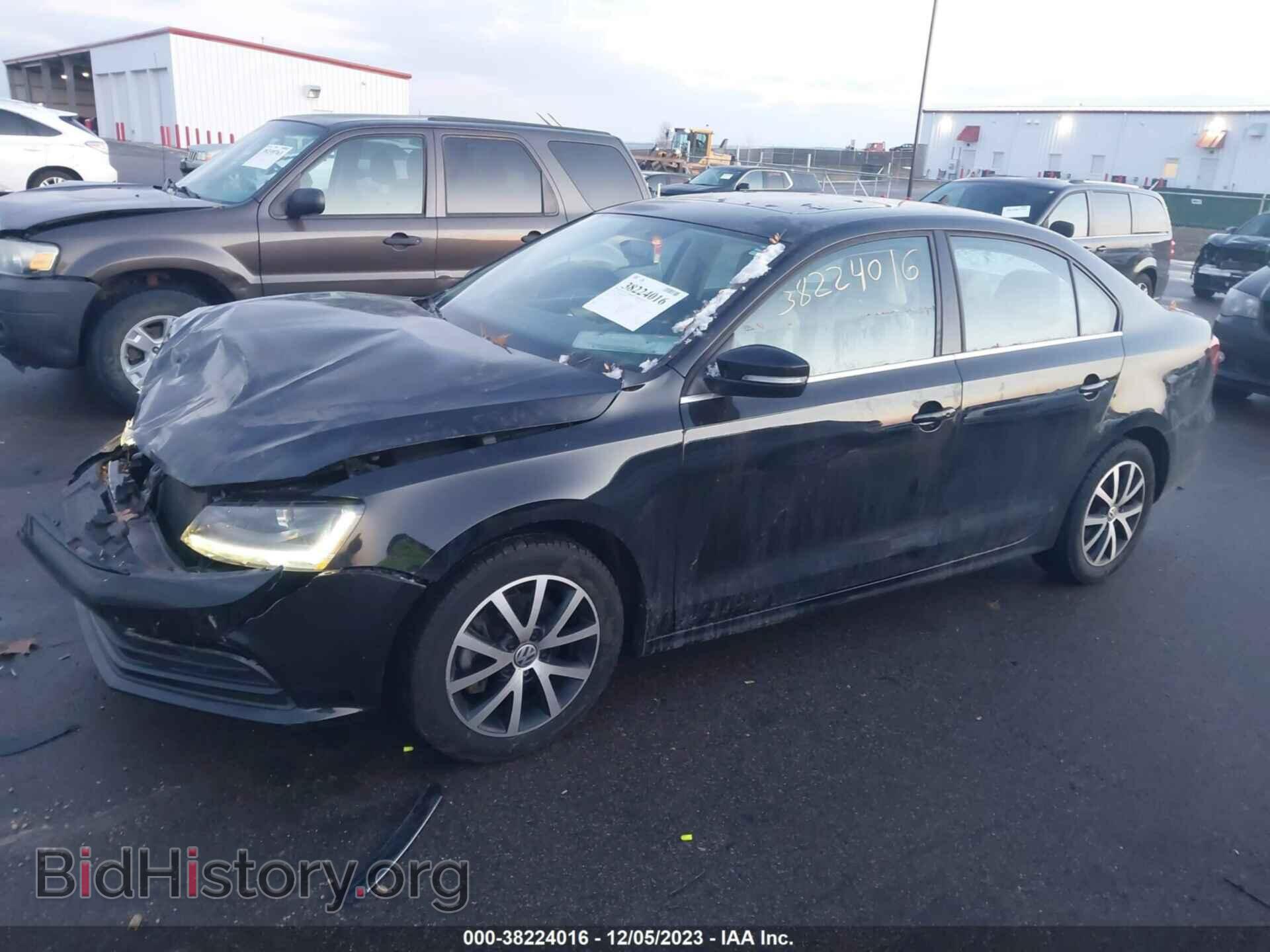 2017 VOLKSWAGEN JETTA - VIN: 3VWDB7AJ5HM381524 - Фото 2