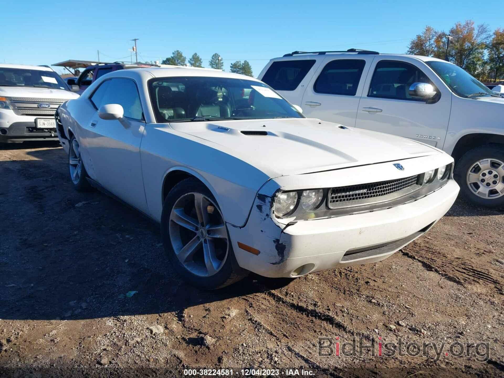 Photo 2B3LJ54T59H511435 - DODGE CHALLENGER 2009