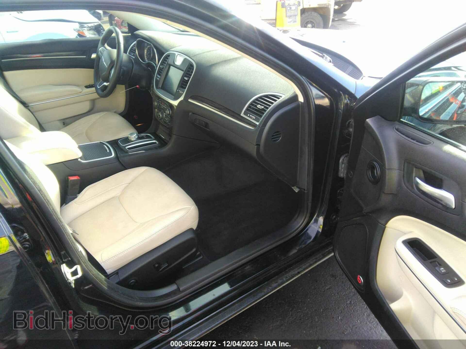 2016 CHRYSLER 300 - VIN: 2C3CCAAG1GH224183 - Фото 5