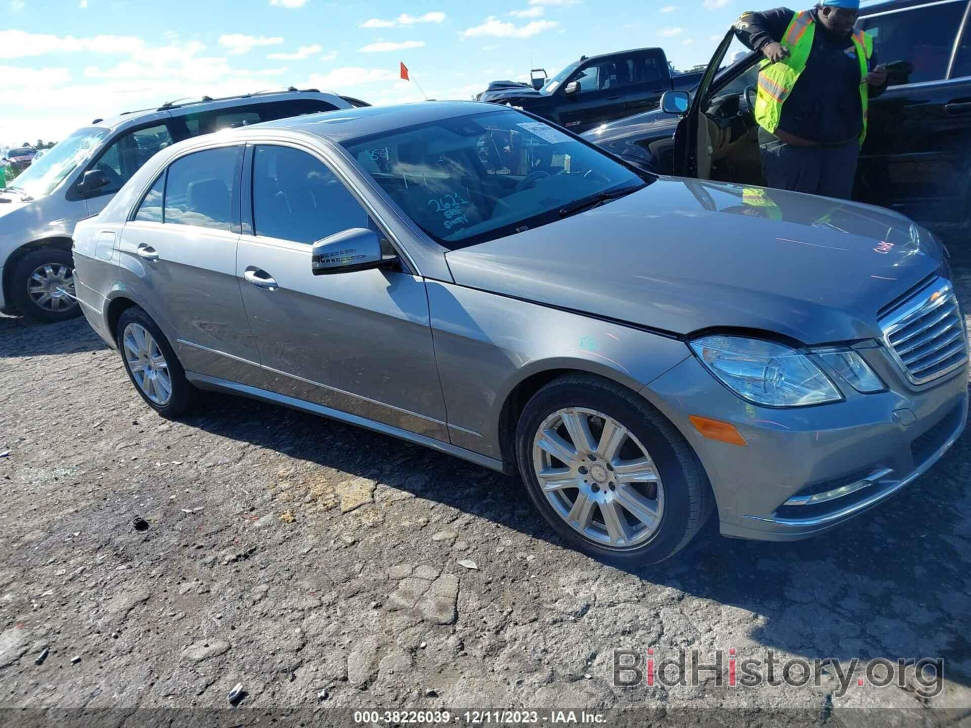 Photo WDDHF5KB5DA714676 - MERCEDES-BENZ E-CLASS 2013