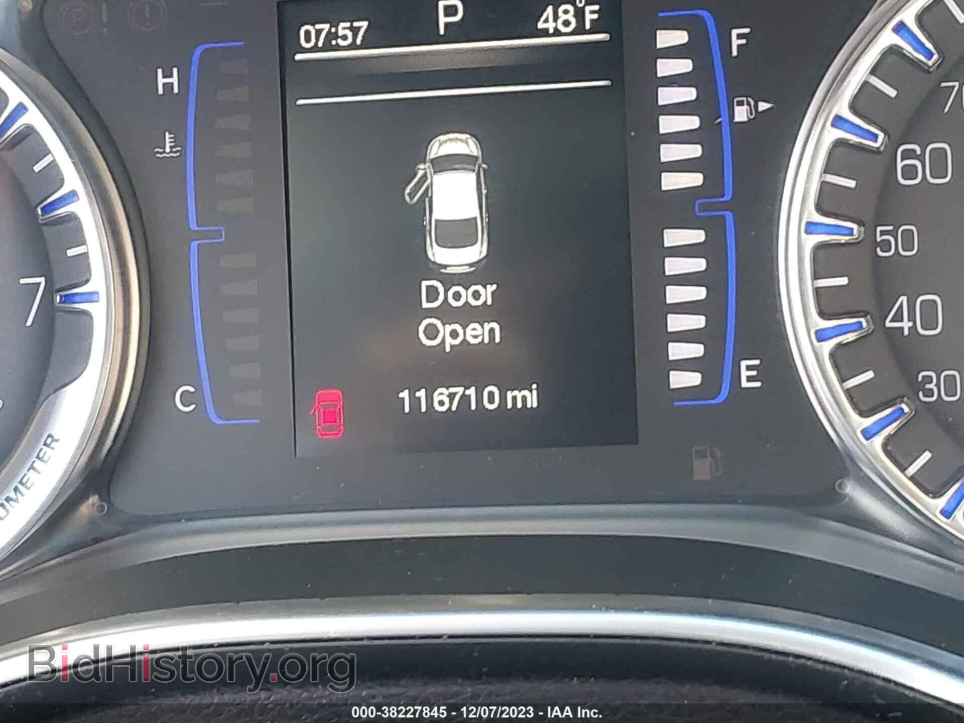 2015 CHRYSLER 200 - VIN: 1C3CCCAB9FN661077 - Фото 7