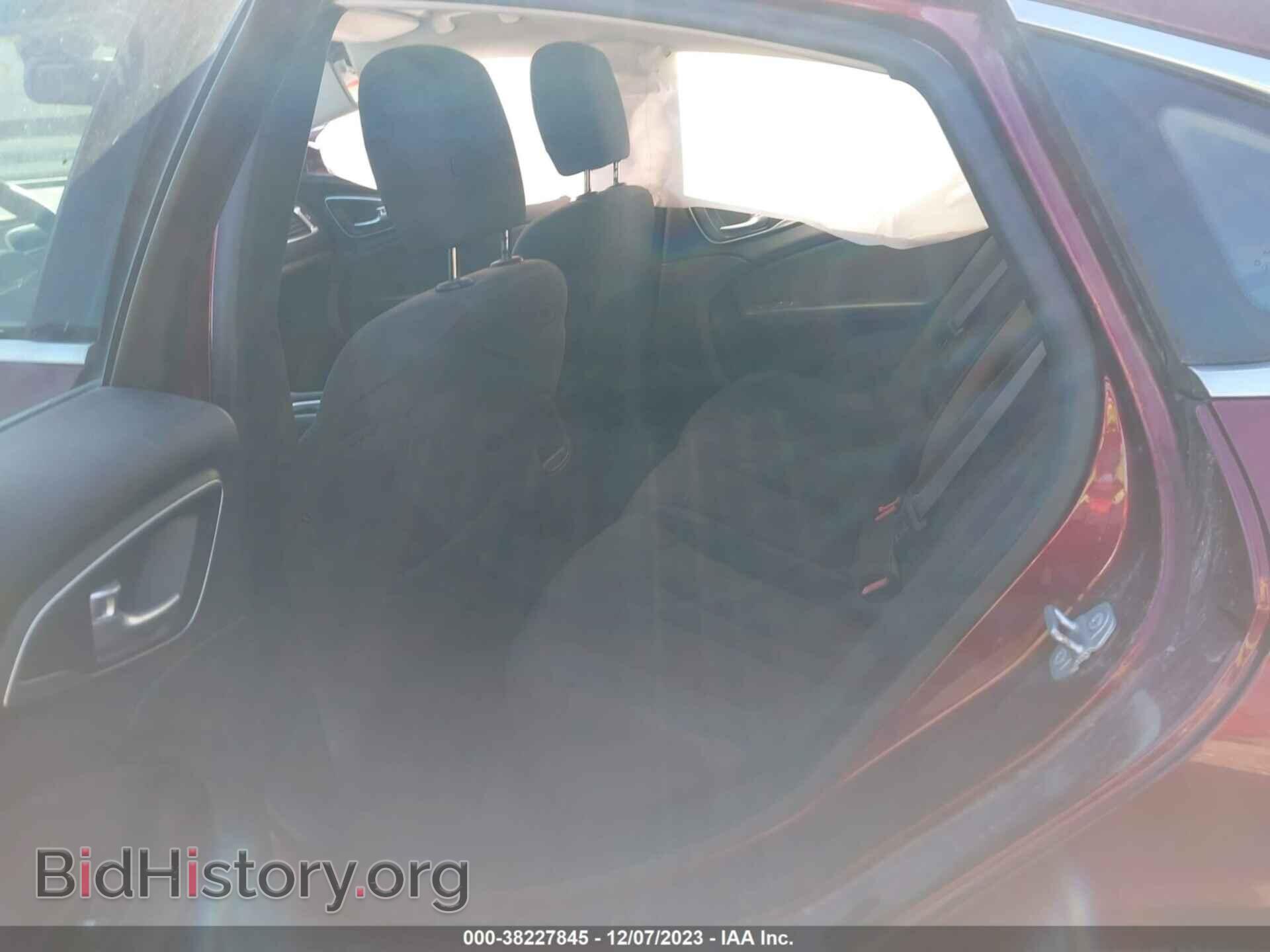2015 CHRYSLER 200 - VIN: 1C3CCCAB9FN661077 - Фото 8