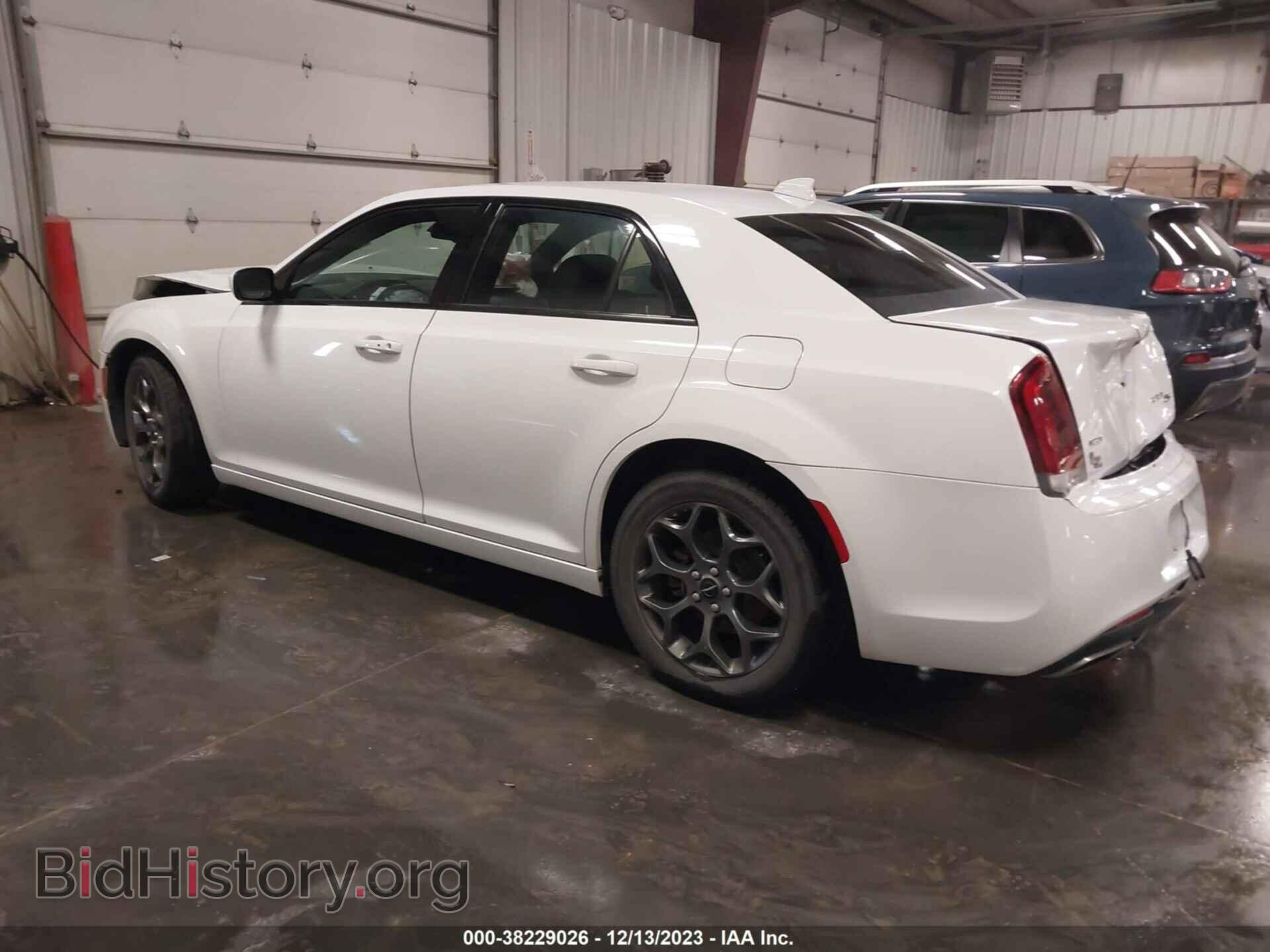 2017 CHRYSLER 300 - VIN: 2C3CCAGG5HH604037 - Фото 3
