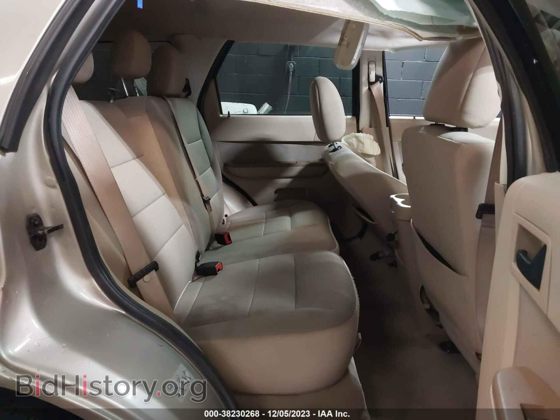 2011 FORD ESCAPE - VIN: 1FMCU9DG2BKA85620 - Photo 8