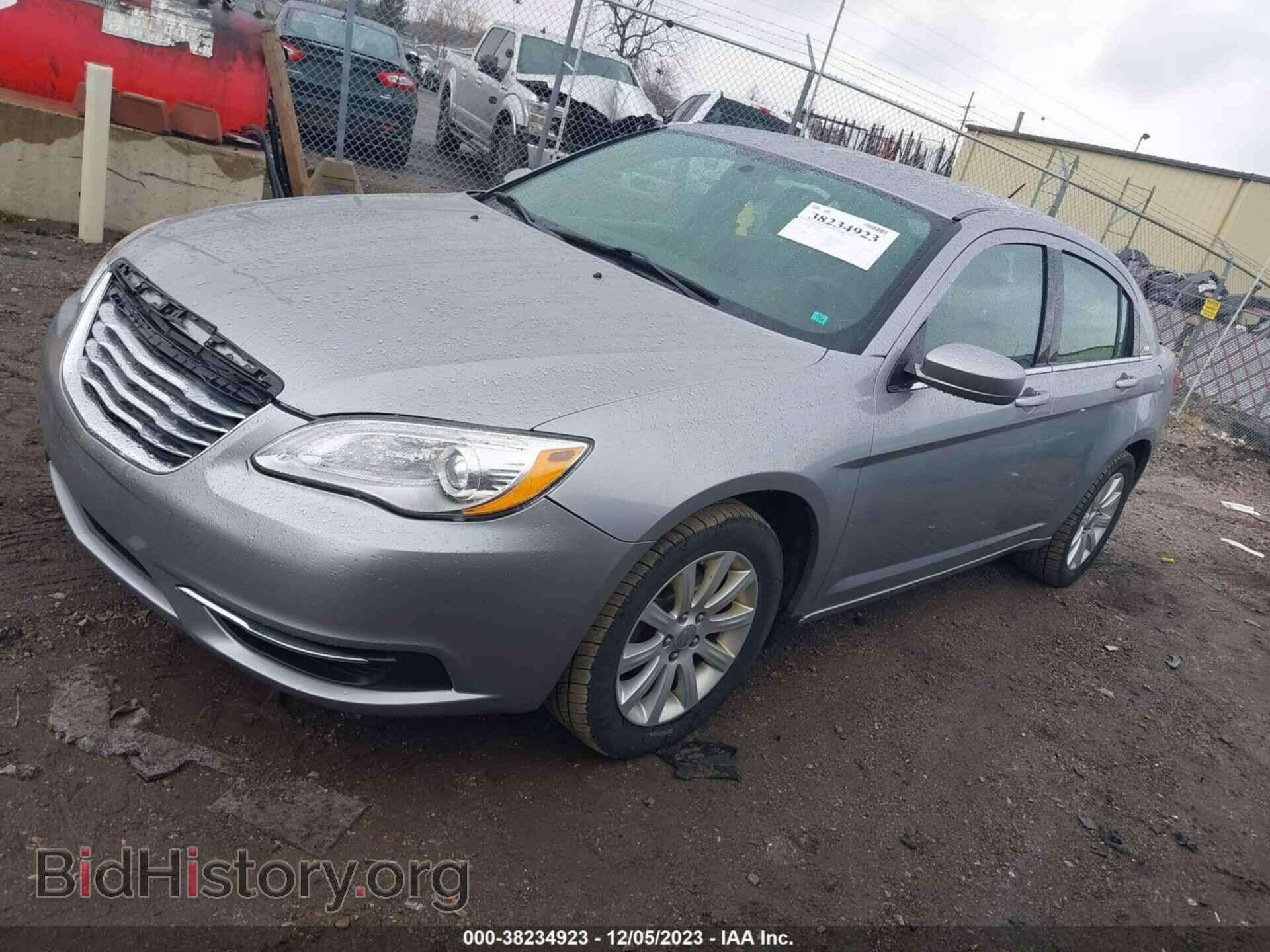 2013 CHRYSLER 200 - VIN: 1C3CCBBB3DN657323 - Photo 2