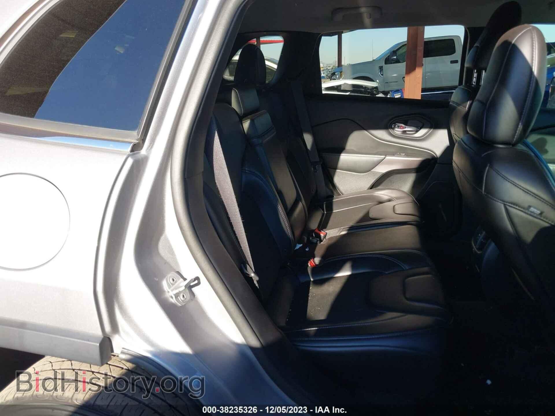 2019 JEEP CHEROKEE - VIN: 1C4PJLLB6KD278570 - Фото 8
