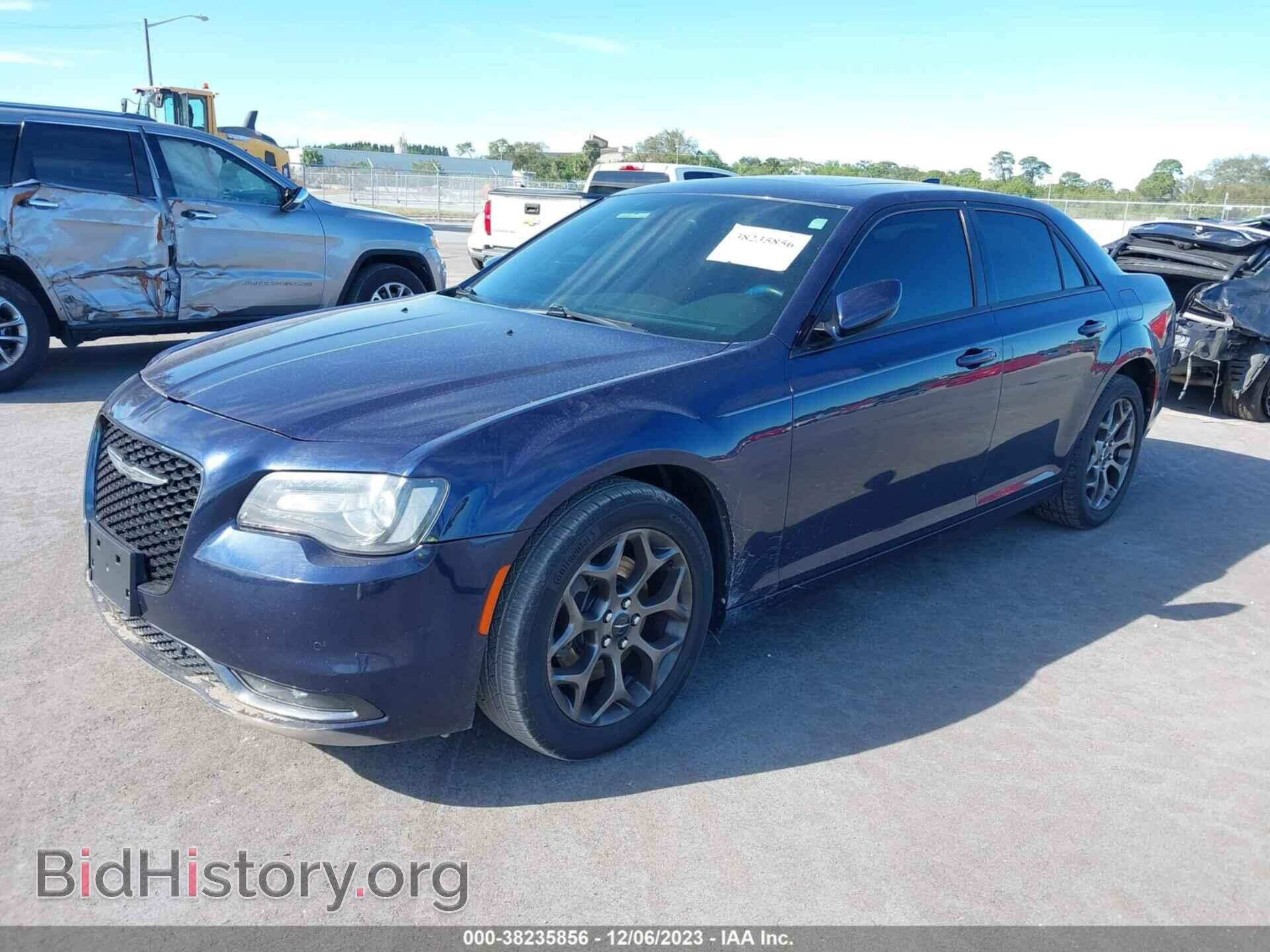 2016 CHRYSLER 300 - VIN: 2C3CCAGG8GH176057 - Фото 2