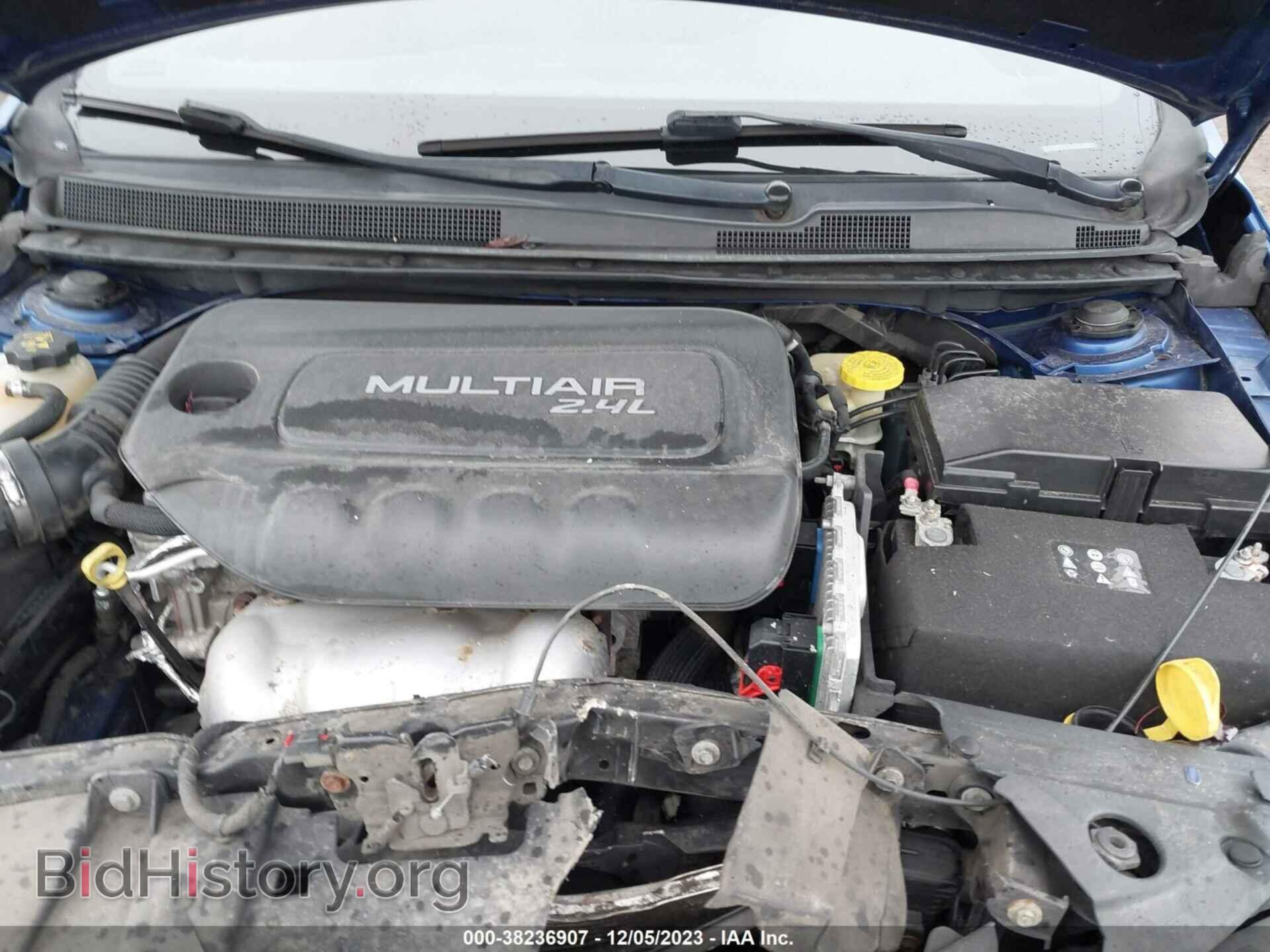 2015 CHRYSLER 200 - VIN: 1C3CCCBBXFN559849 - Фото 10