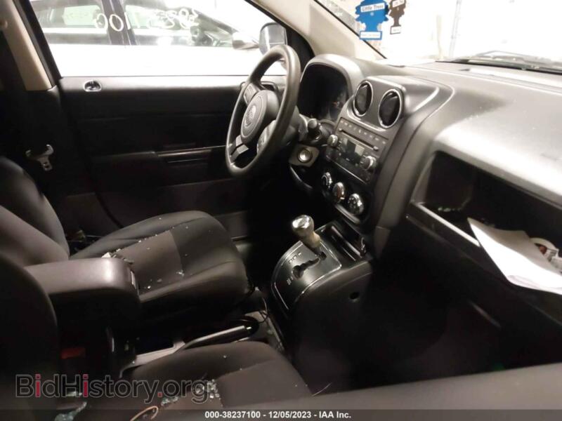 2012 Jeep COMPASS (VIN 1C4NJCBB7CD639329) — photo 5 of 11