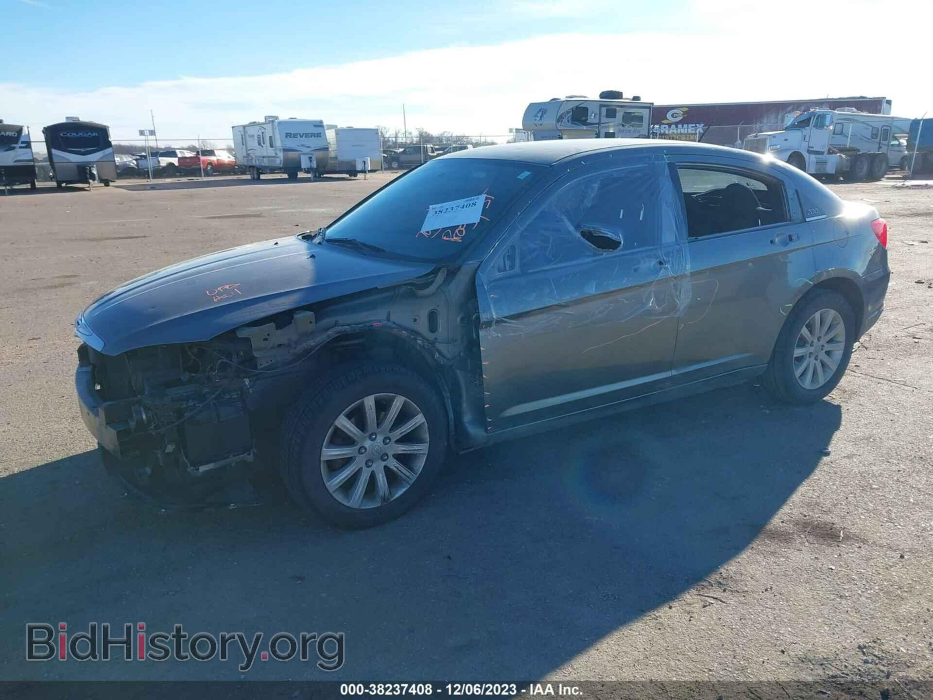 2013 CHRYSLER 200 - VIN: 1C3CCBBB3DN575060 - Фото 2