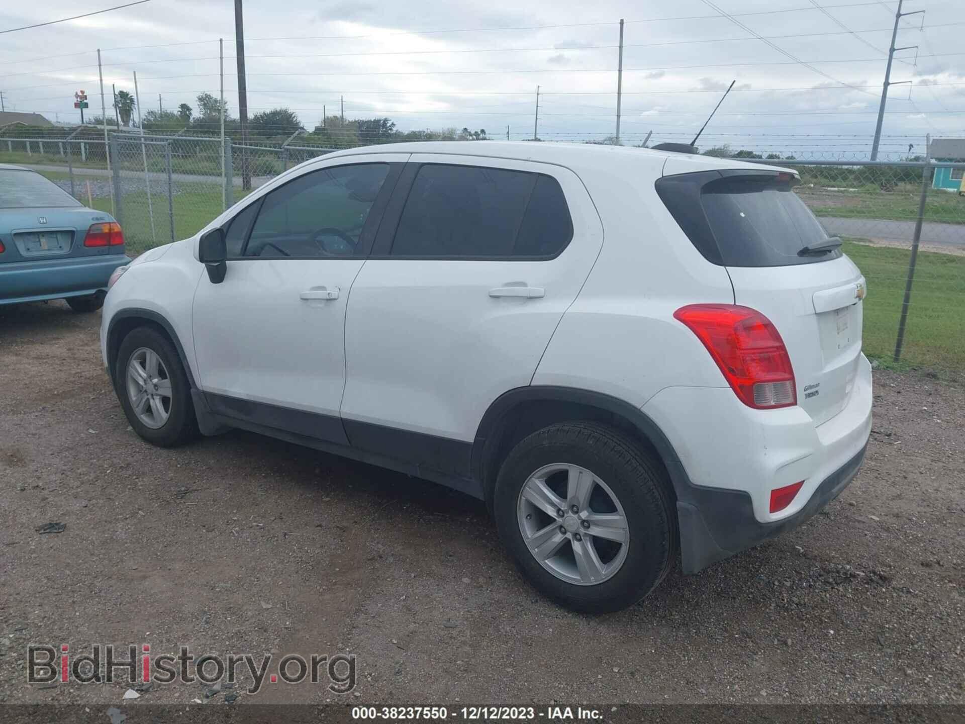 2019 CHEVROLET TRAX - VIN: 3GNCJKSB8KL225686 - Фото 3