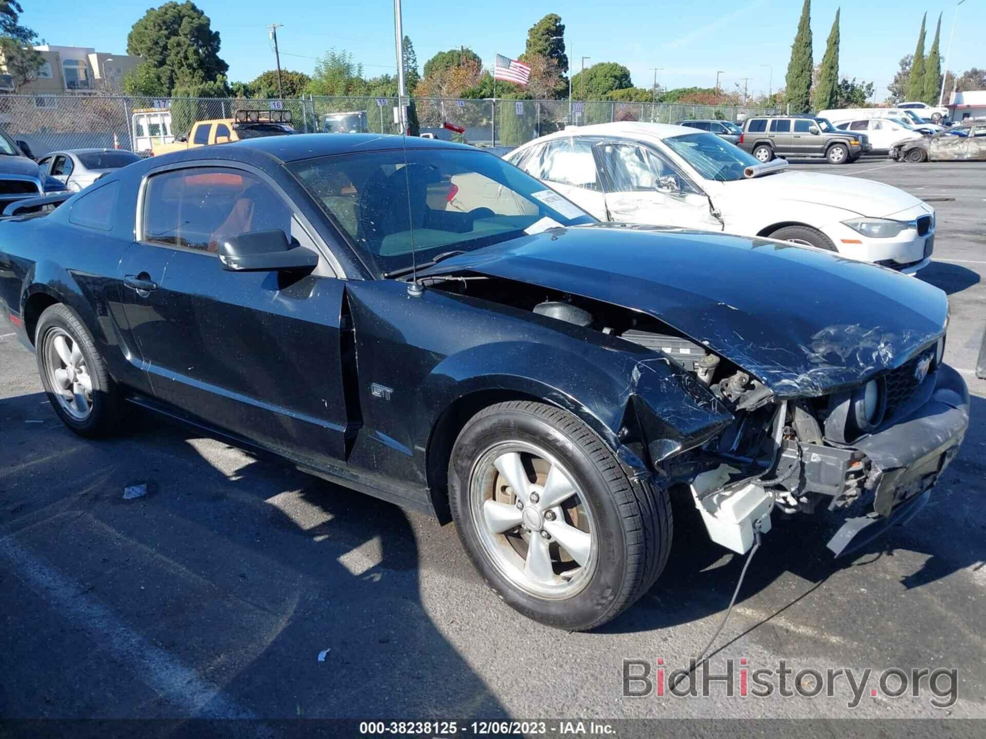 Photo 1ZVHT82H385198306 - FORD MUSTANG 2008
