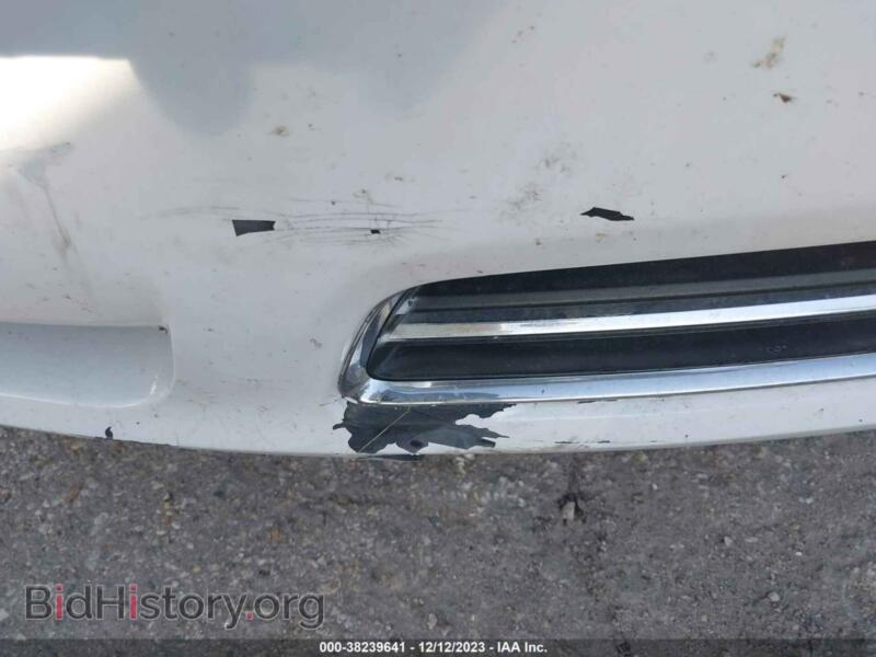 2012 Chrysler 300 (VIN 2C3CCAET3CH283611) — photo 6 of 11