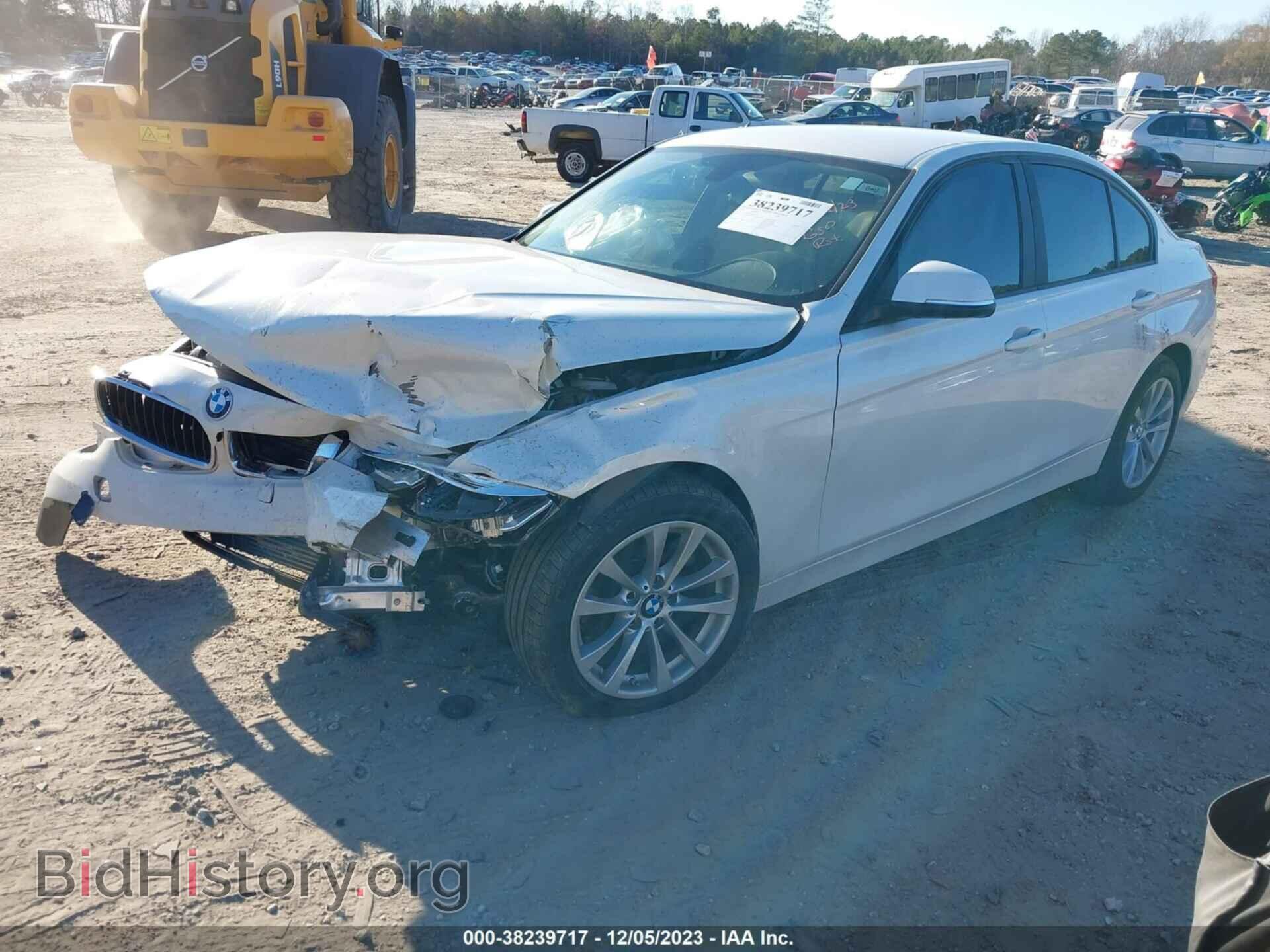 2018 BMW 320I - VIN: WBA8A9C57JAH13100 - Фото 2