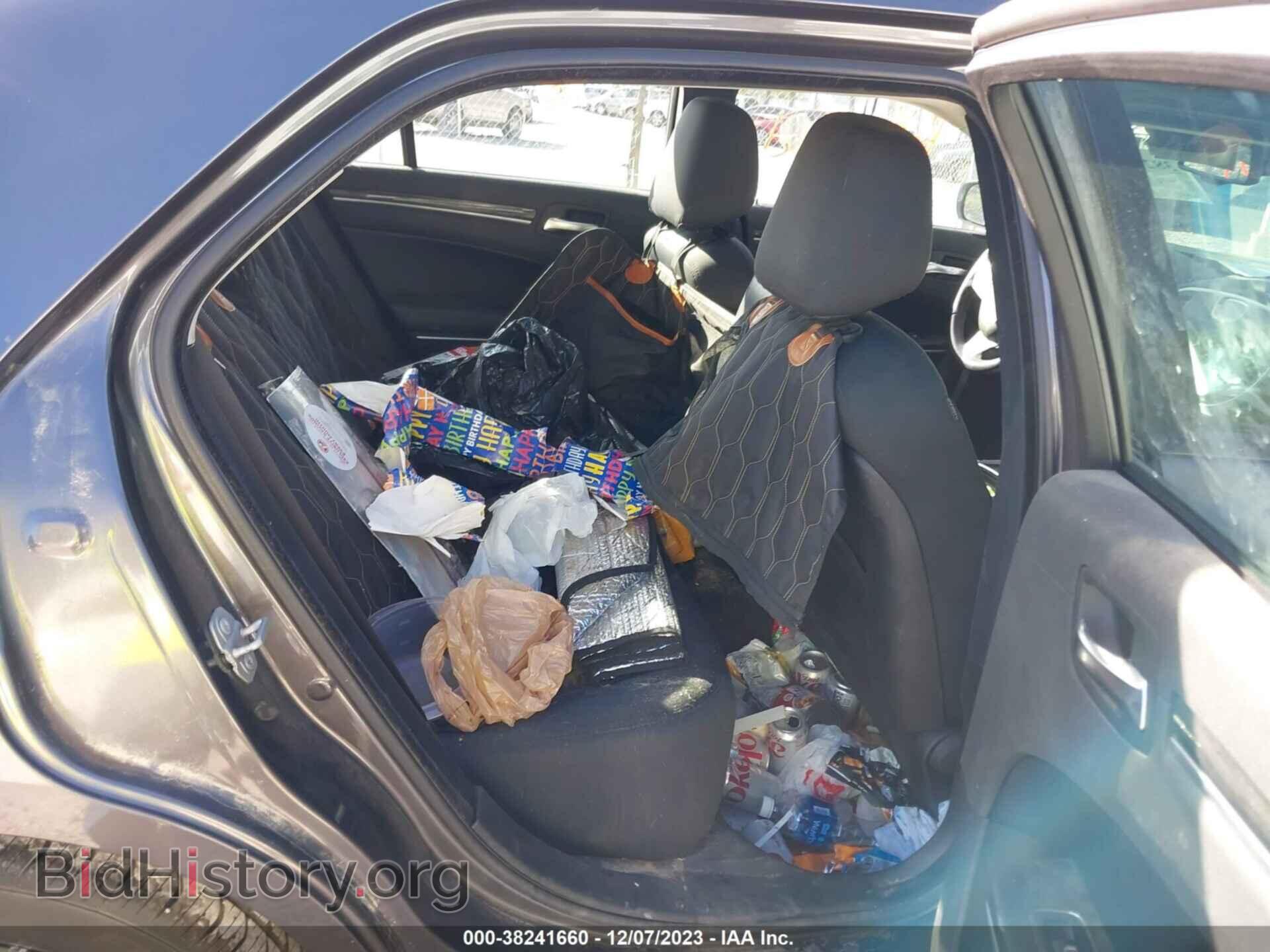 2019 CHRYSLER 300 - VIN: 2C3CCAAG9KH602081 - Фото 8