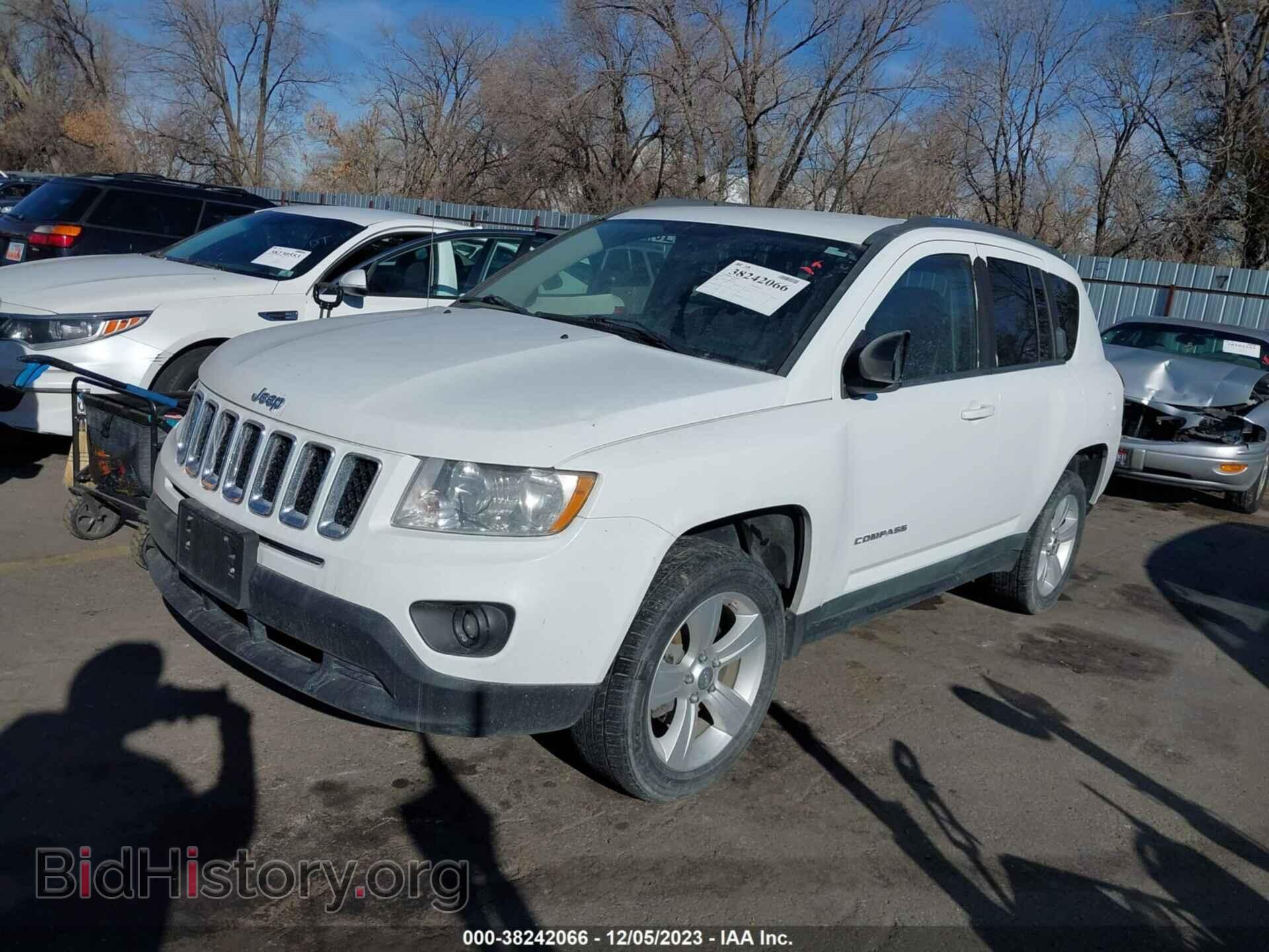 2011 JEEP COMPASS - VIN: 1J4NF1FB0BD257832 - Photo 2