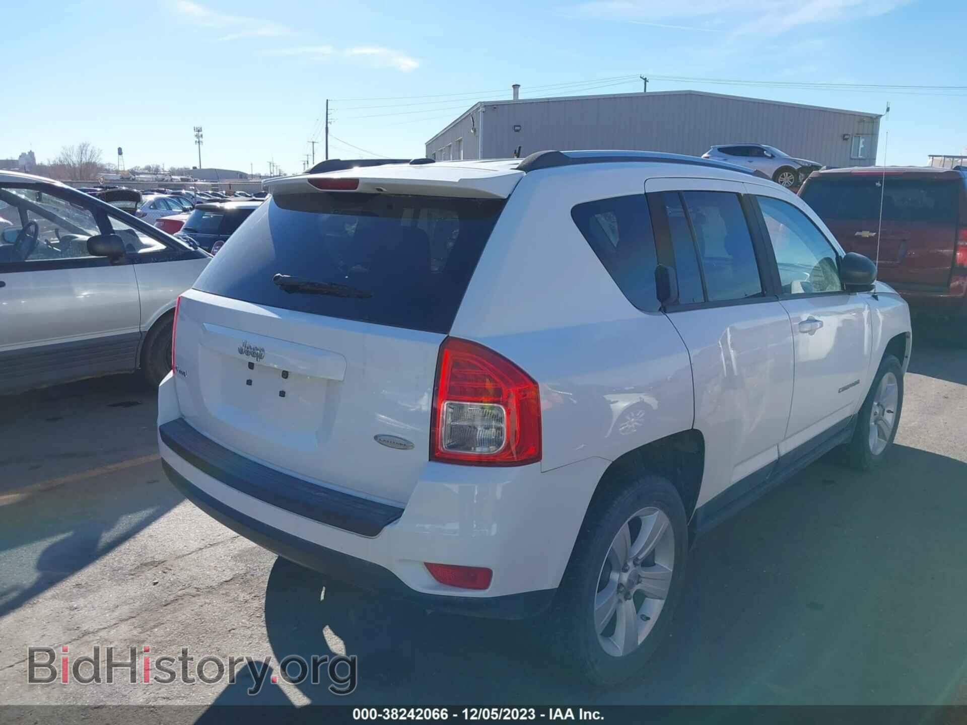 2011 JEEP COMPASS - VIN: 1J4NF1FB0BD257832 - Photo 4