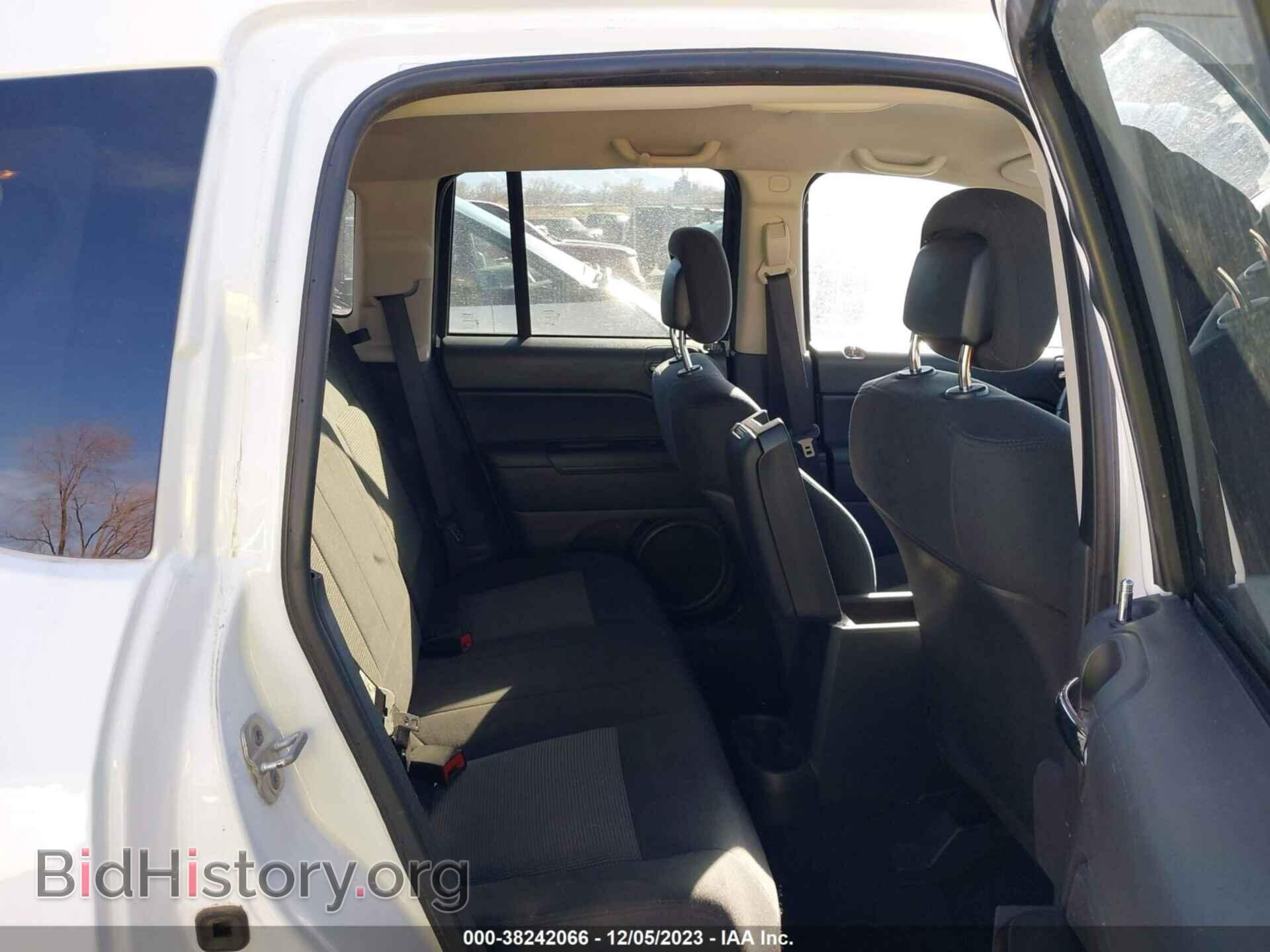 2011 JEEP COMPASS - VIN: 1J4NF1FB0BD257832 - Photo 8