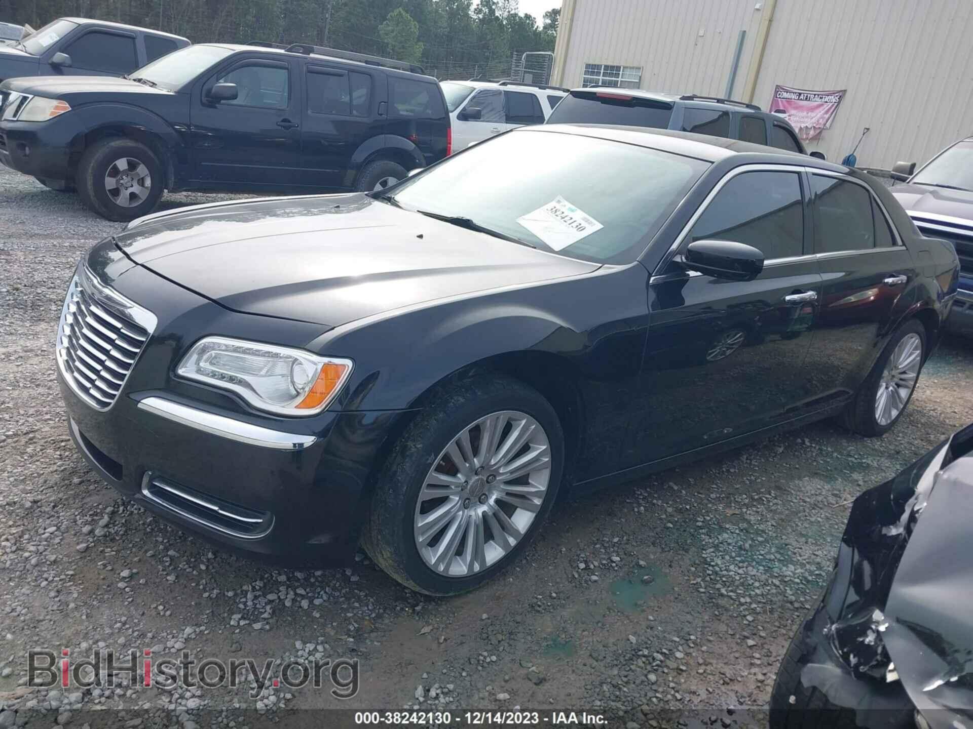 2014 CHRYSLER 300 - VIN: 2C3CCAAGXEH343363 - Фото 2