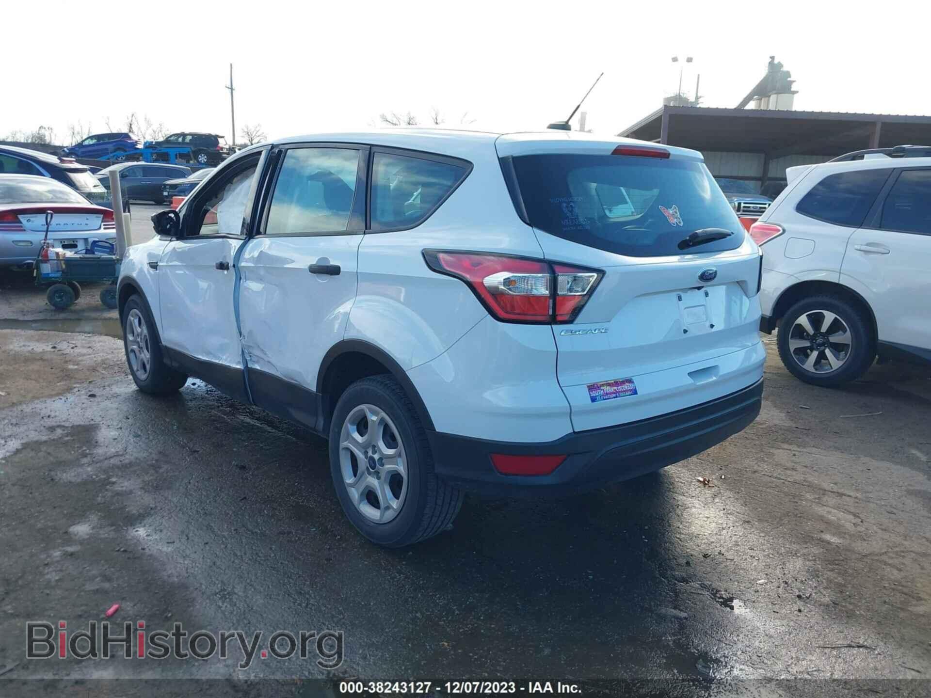 2018 FORD ESCAPE - VIN: 1FMCU0F76JUB60668 - Фото 3